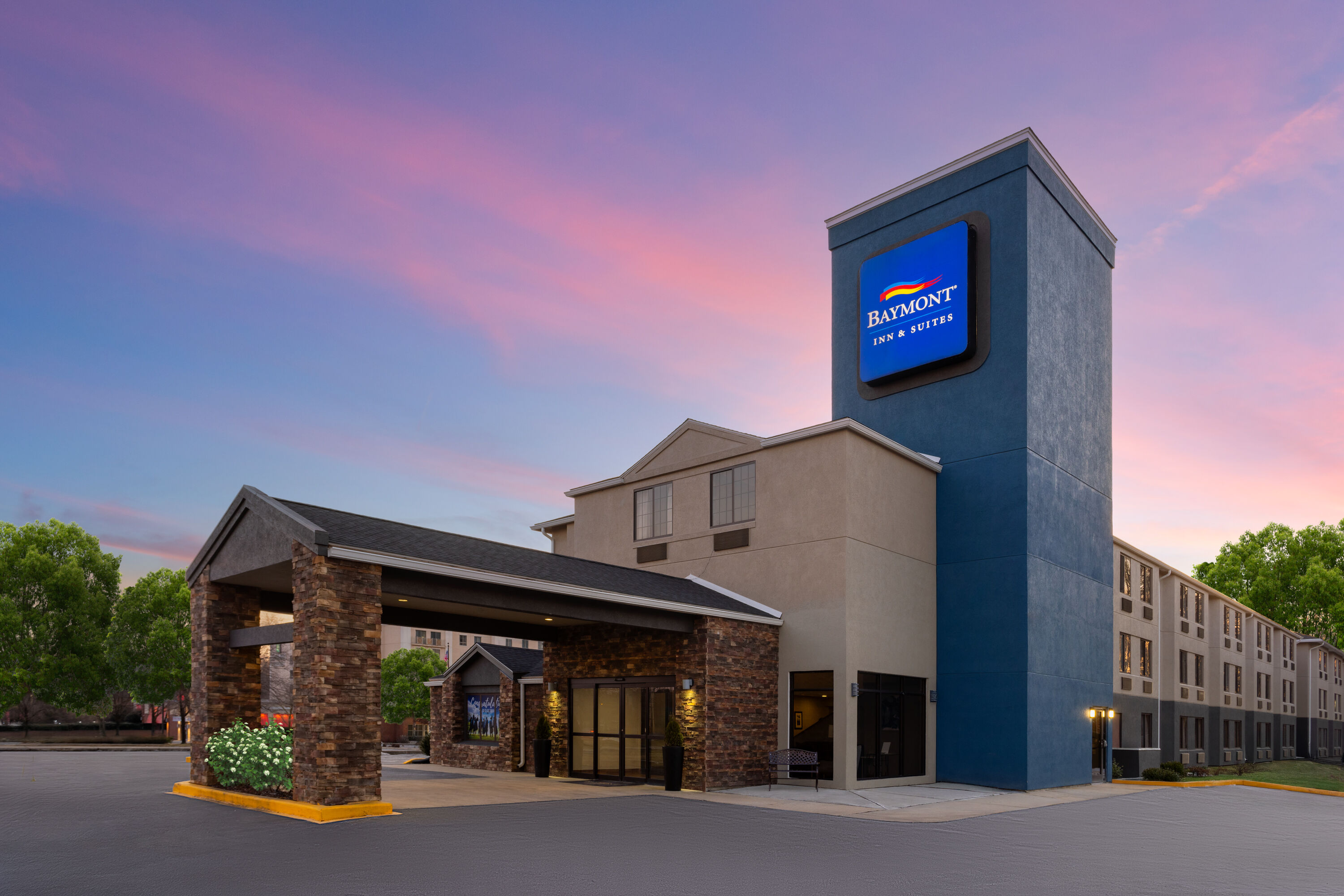 Exterior Dusk Image of Baymont by Wyndham Newark I-95 at University of Delaware hotel in Newark, Delaware
