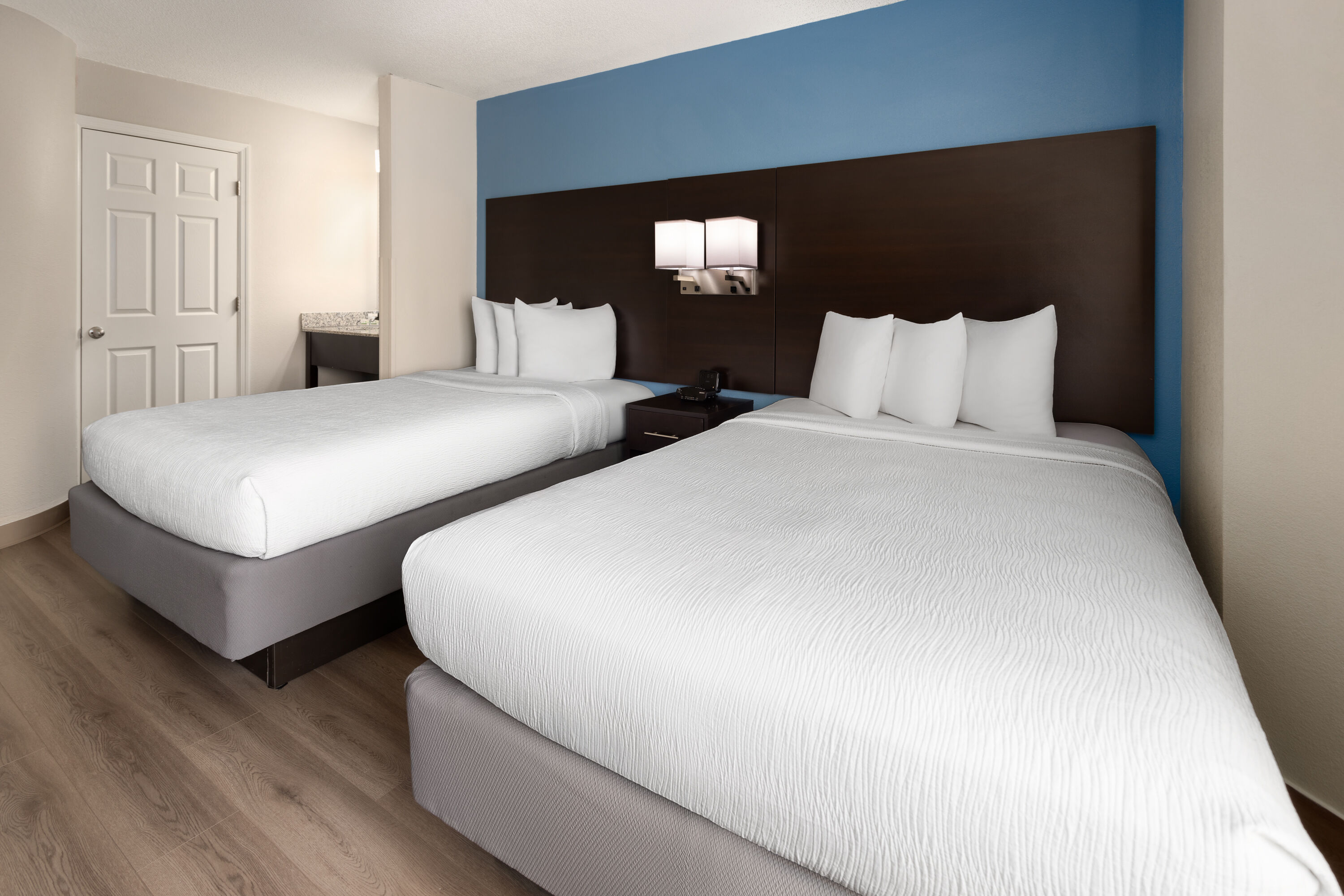 Guest room at the Baymont by Wyndham Newark I-95 at University of Delaware in Newark, Delaware