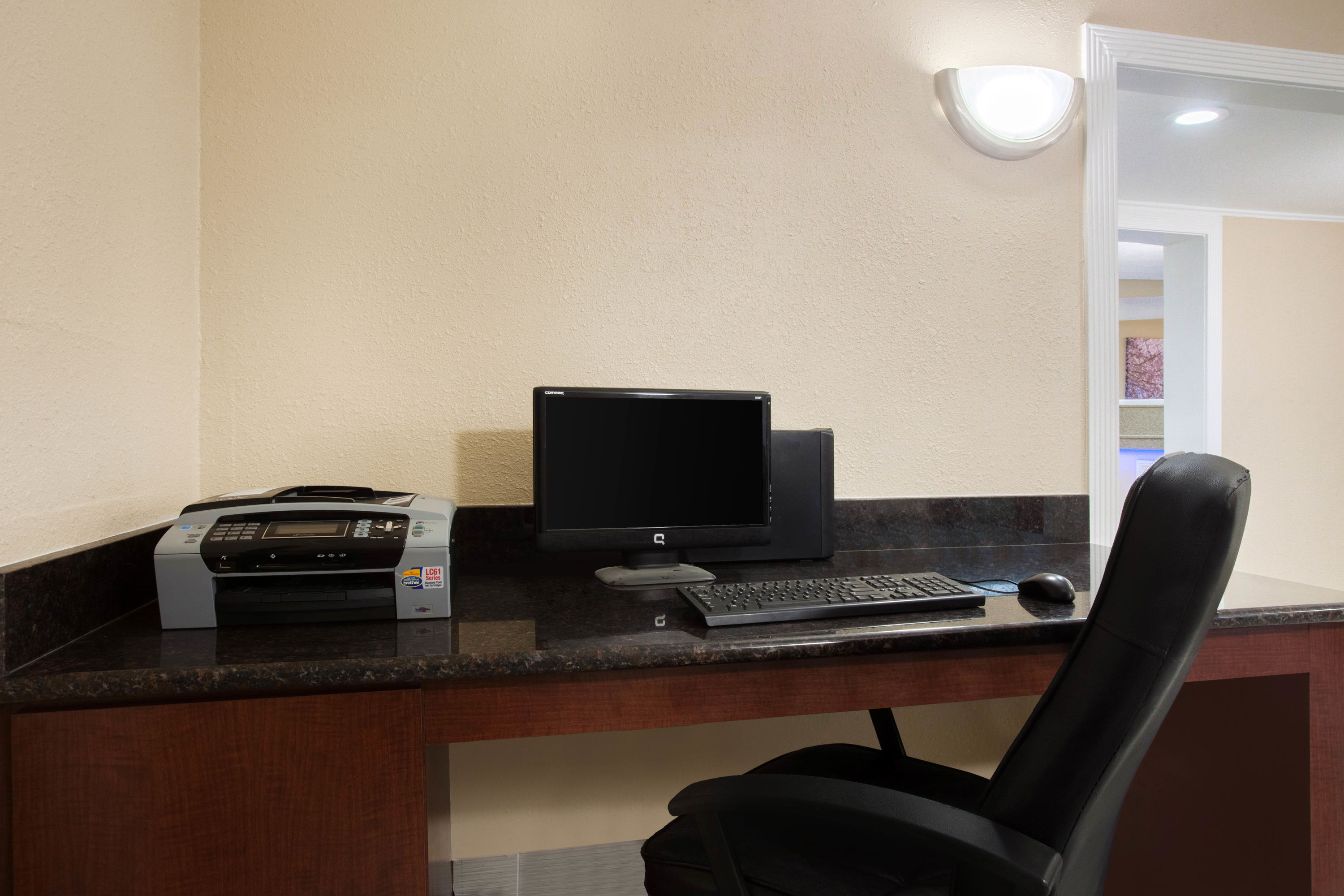 Baymont by Wyndham Lake City I-75 business center in Lake City, Florida