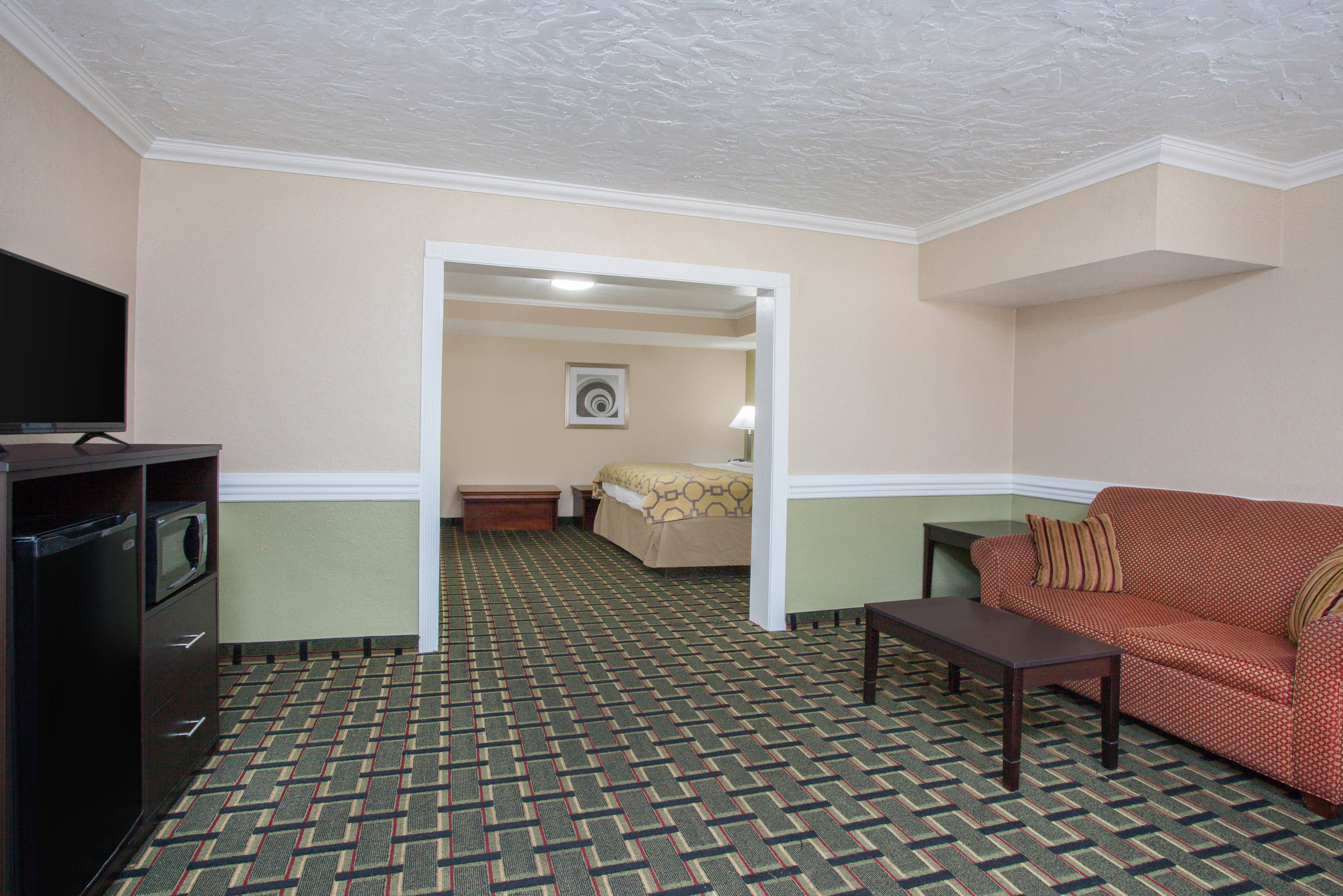 Baymont by Wyndham Lake City I-75 suite in Lake City, Florida