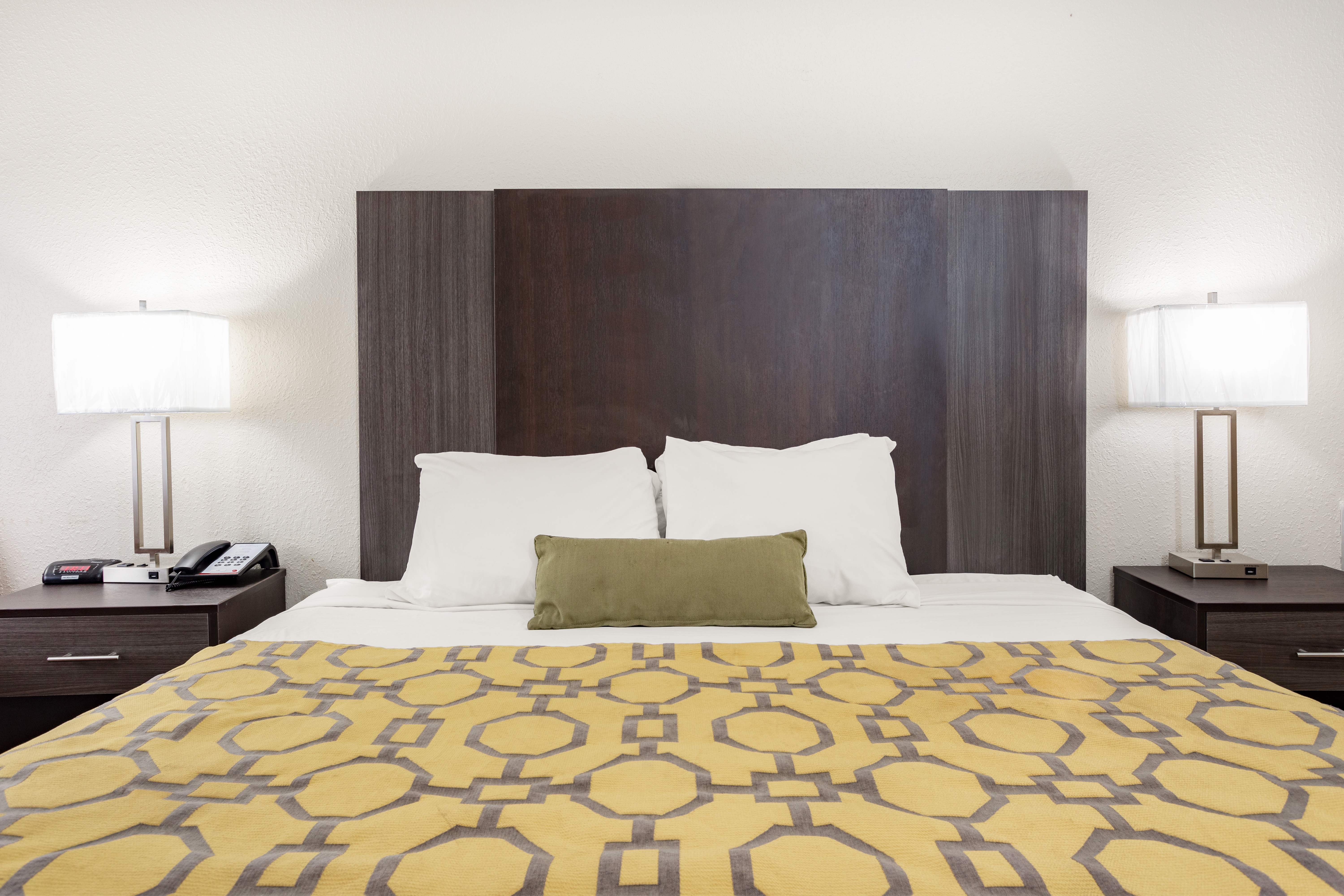 Baymont by Wyndham Midway/Tallahassee suite in Midway, Florida