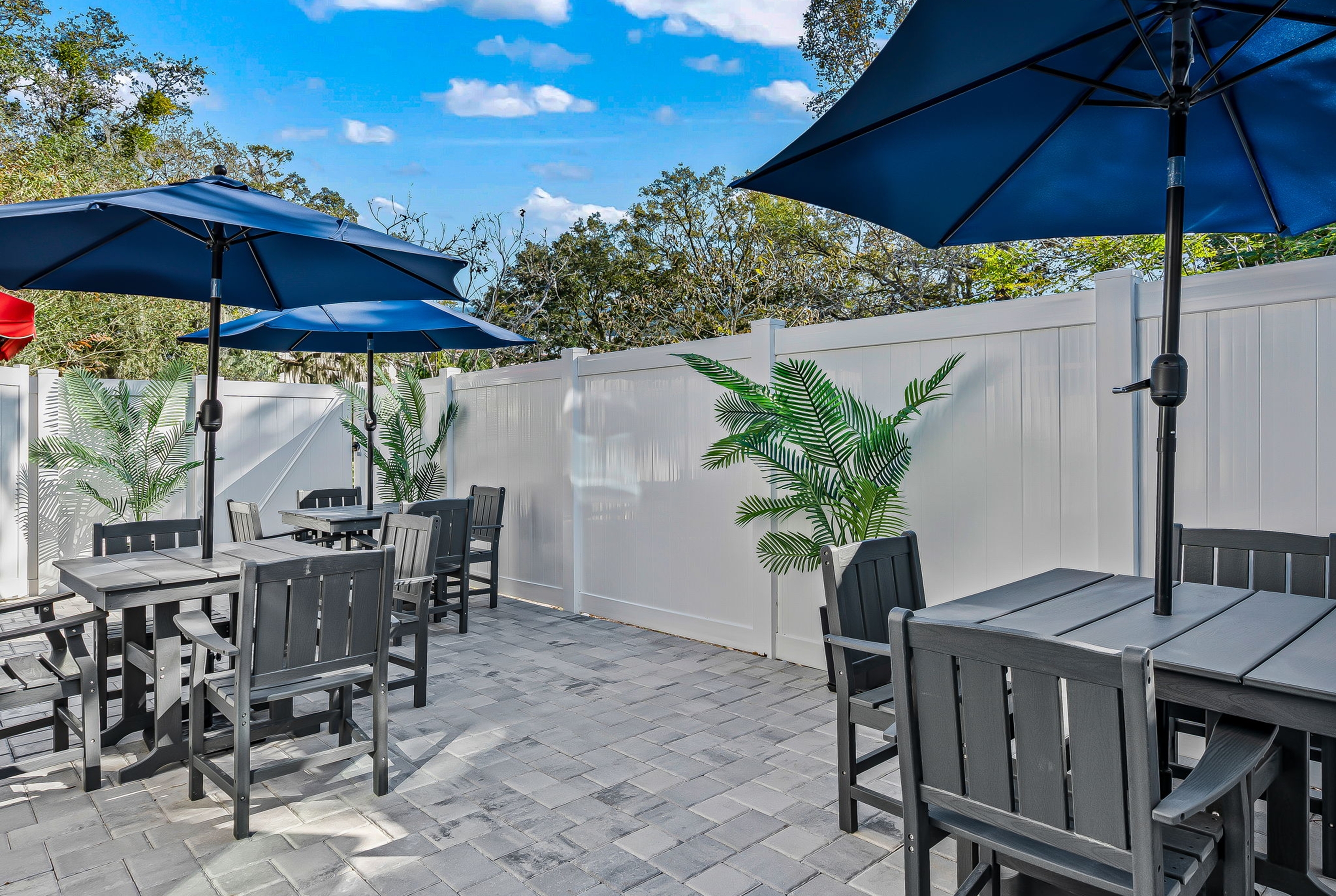 Courtyard at Baymont by Wyndham Ocala Suites in Ocala, Florida