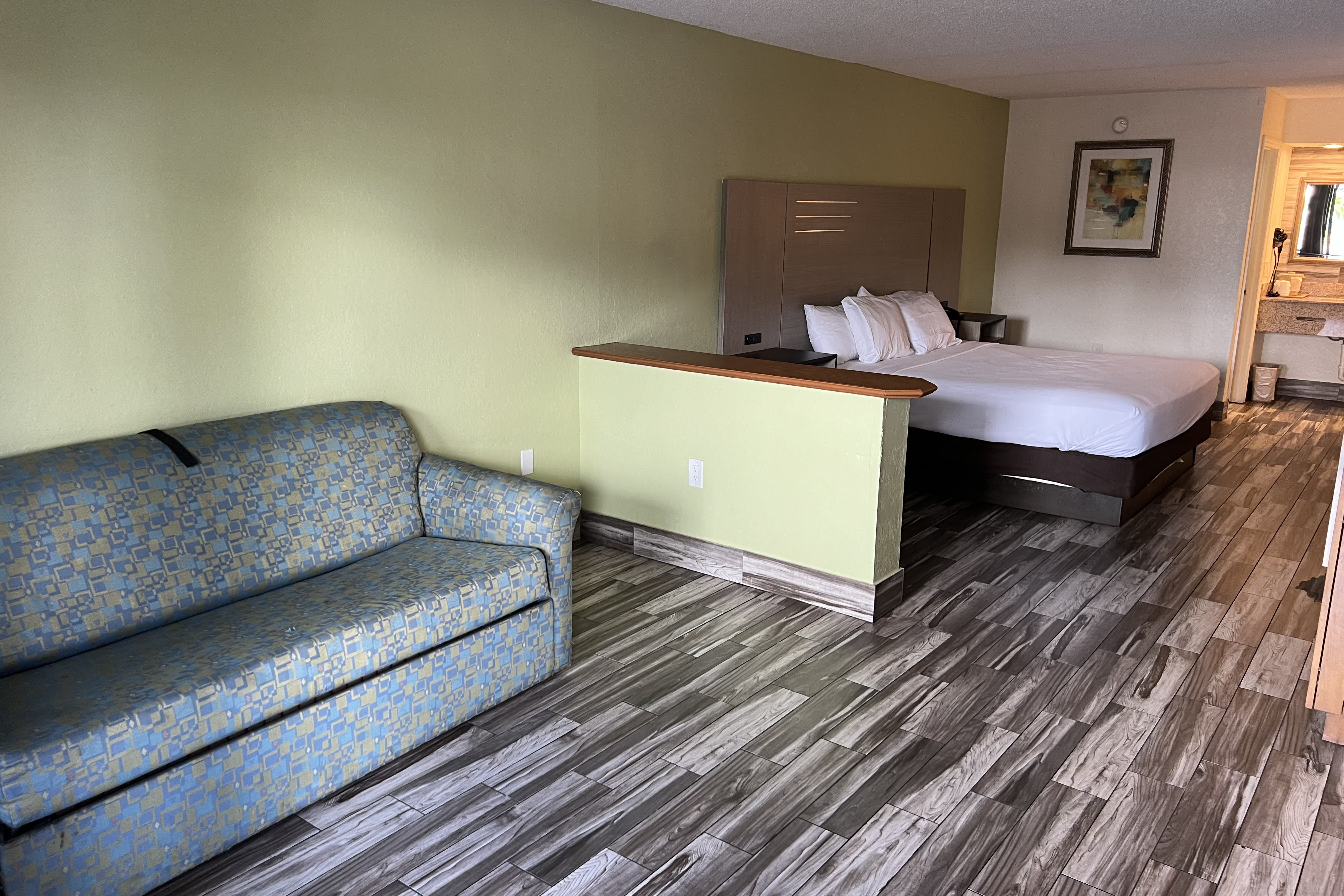 Guest room at the Baymont by Wyndham Orlando Downtown in Orlando, Florida