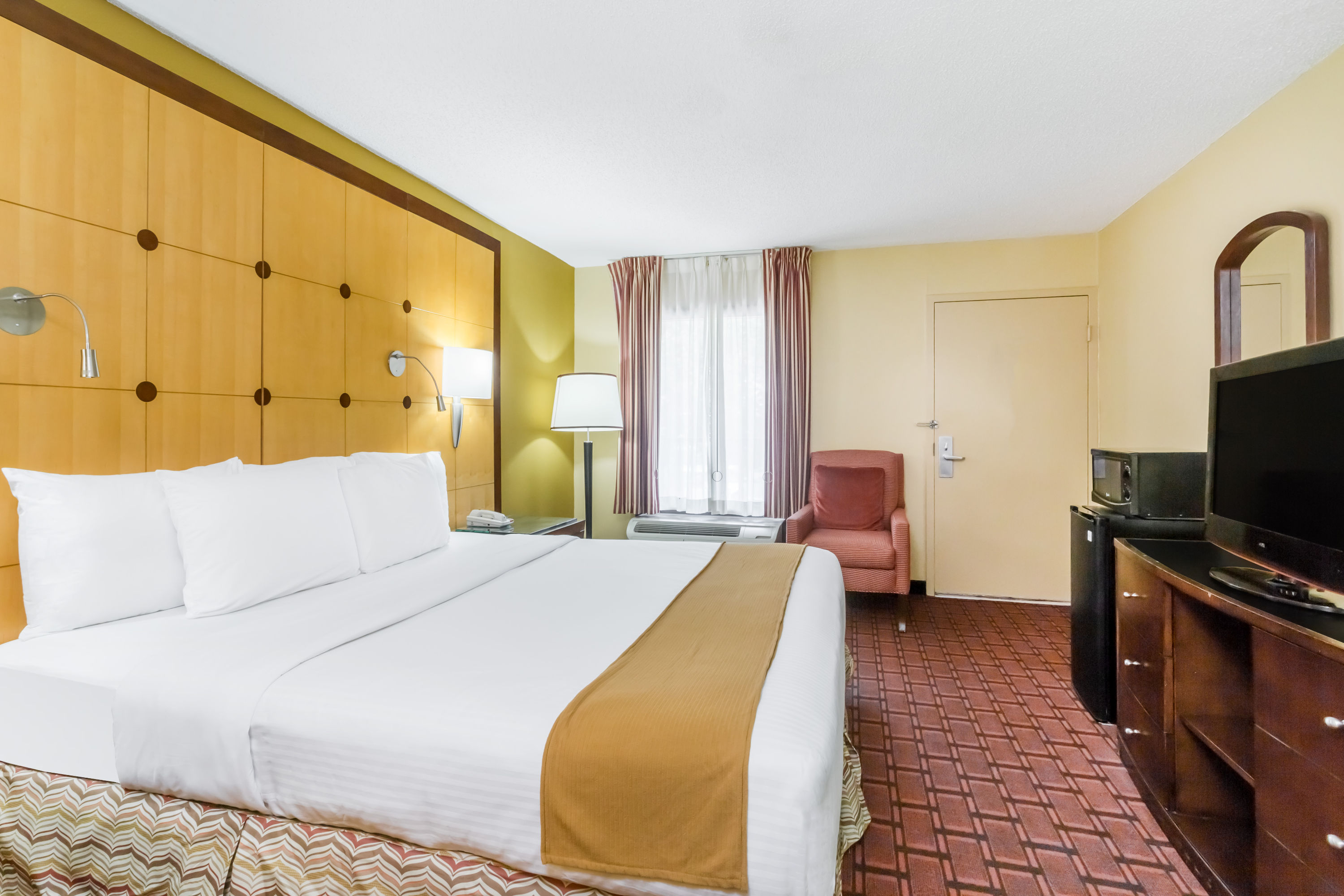Baymont By Wyndham Pensacola Pensacola Fl Hotels
