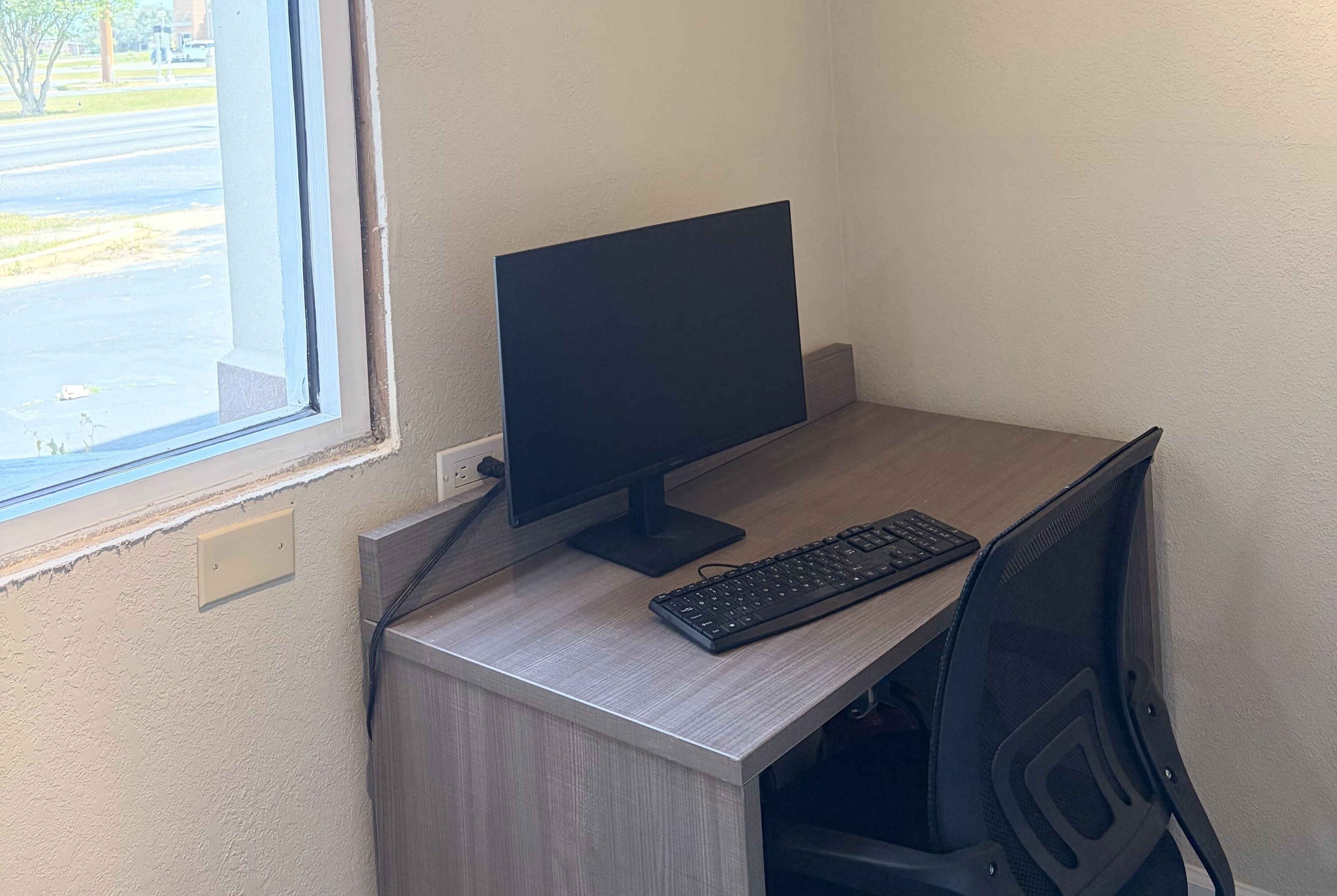 Baymont by Wyndham Pensacola NAS Corry Area business center feature in Pensacola, Florida