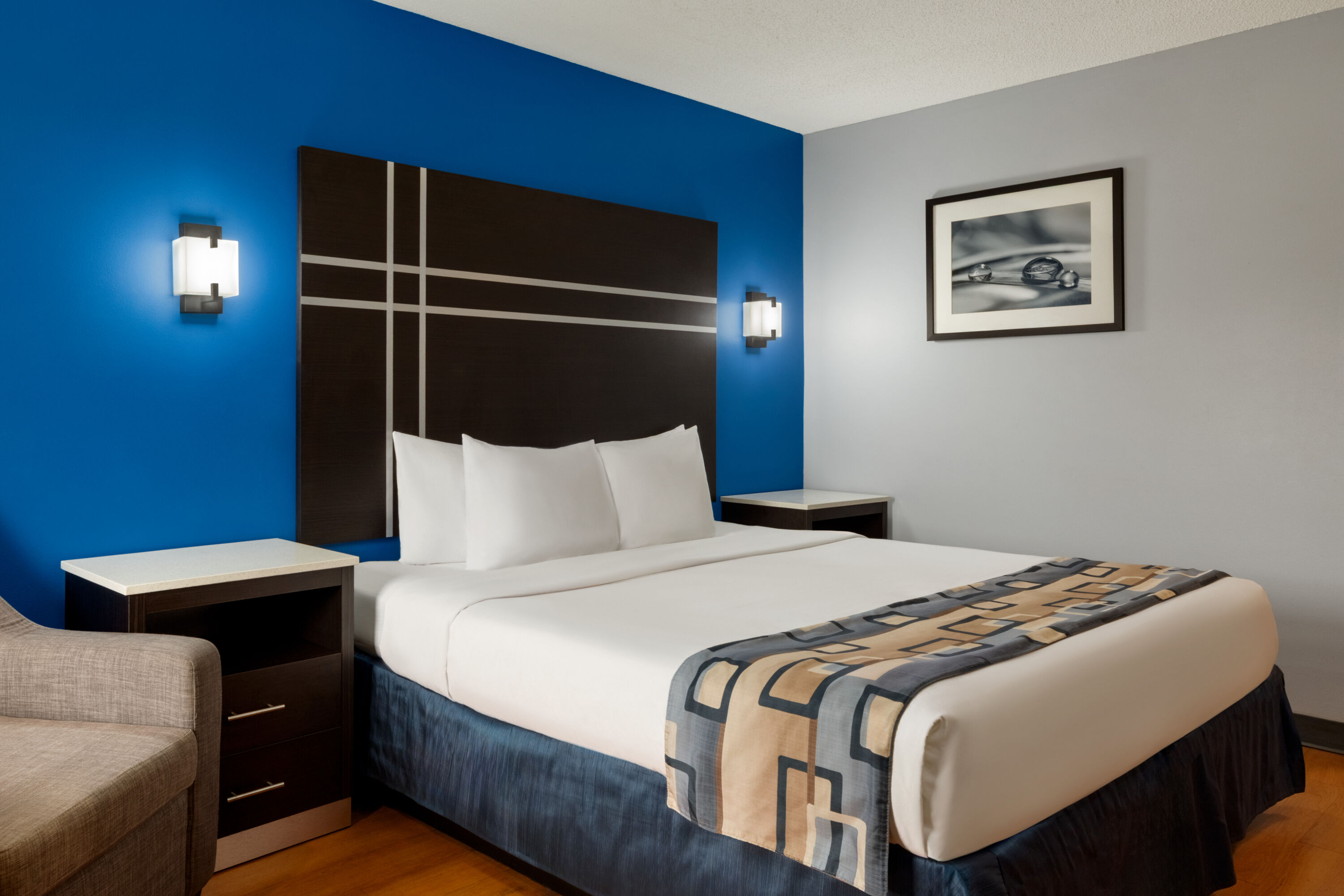 Guest room at the Baymont by Wyndham Albany at Albany Mall in Albany, Georgia