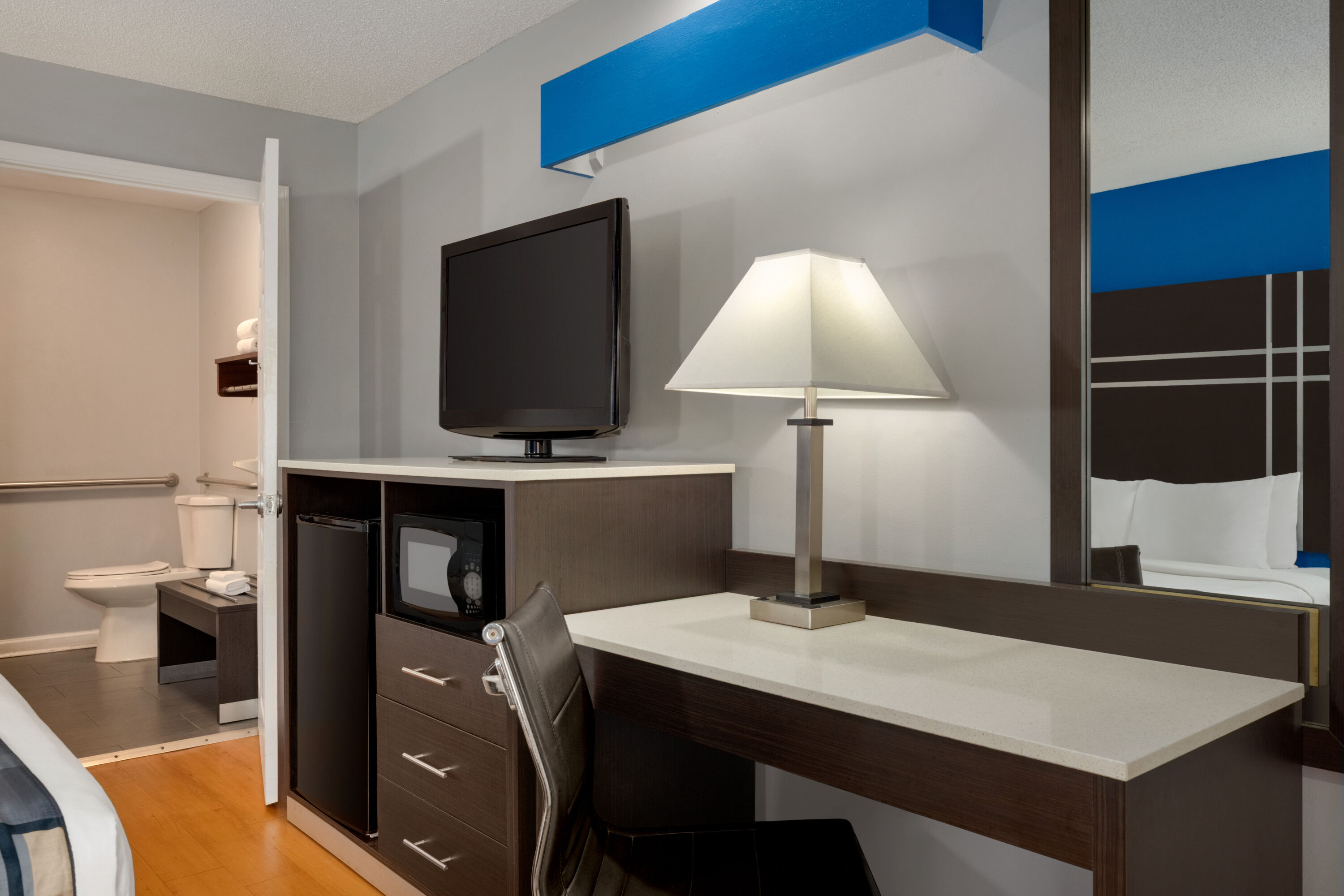 Guest room at the Baymont by Wyndham Albany at Albany Mall in Albany, Georgia