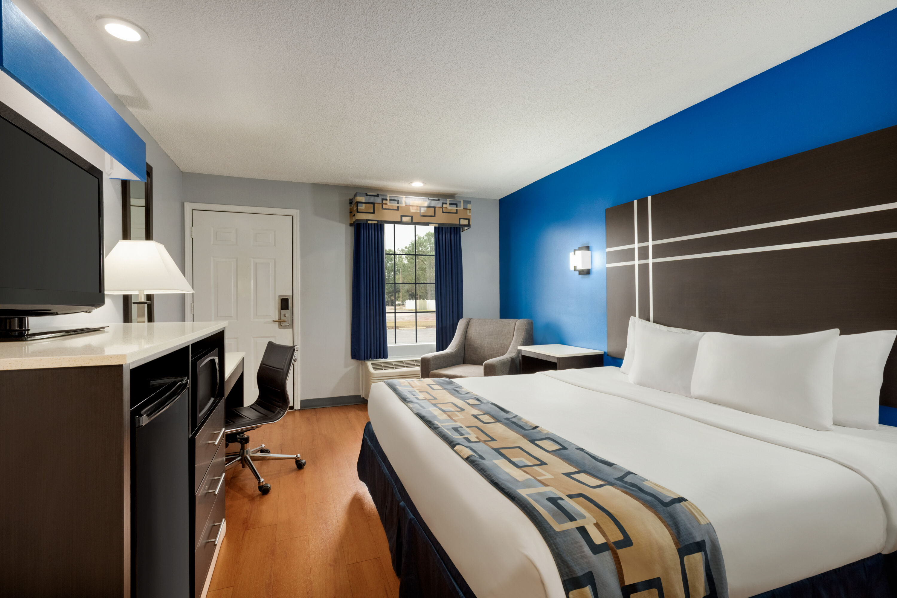 Guest room at the Baymont by Wyndham Albany at Albany Mall in Albany, Georgia