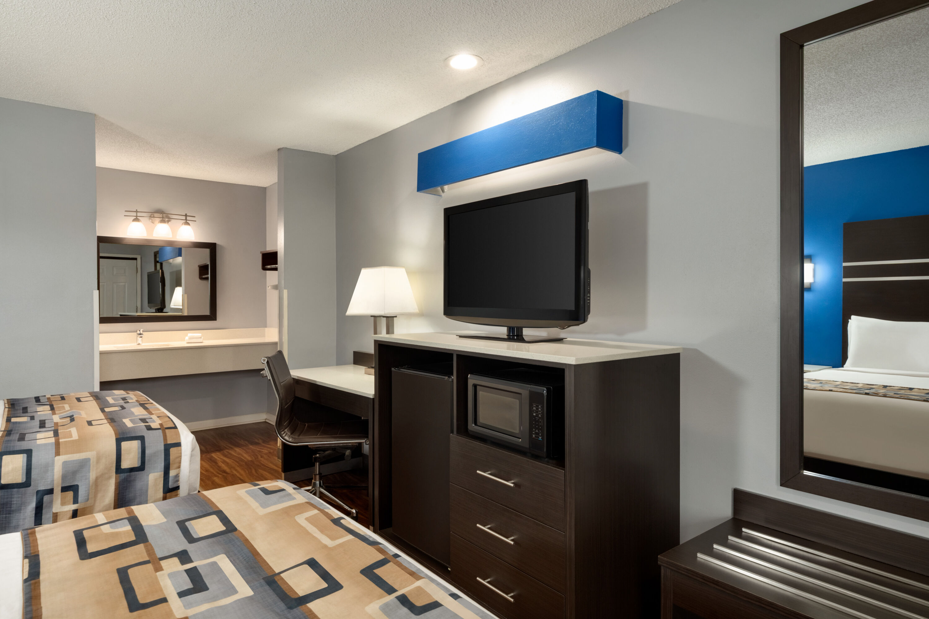 Guest room at the Baymont by Wyndham Albany at Albany Mall in Albany, Georgia