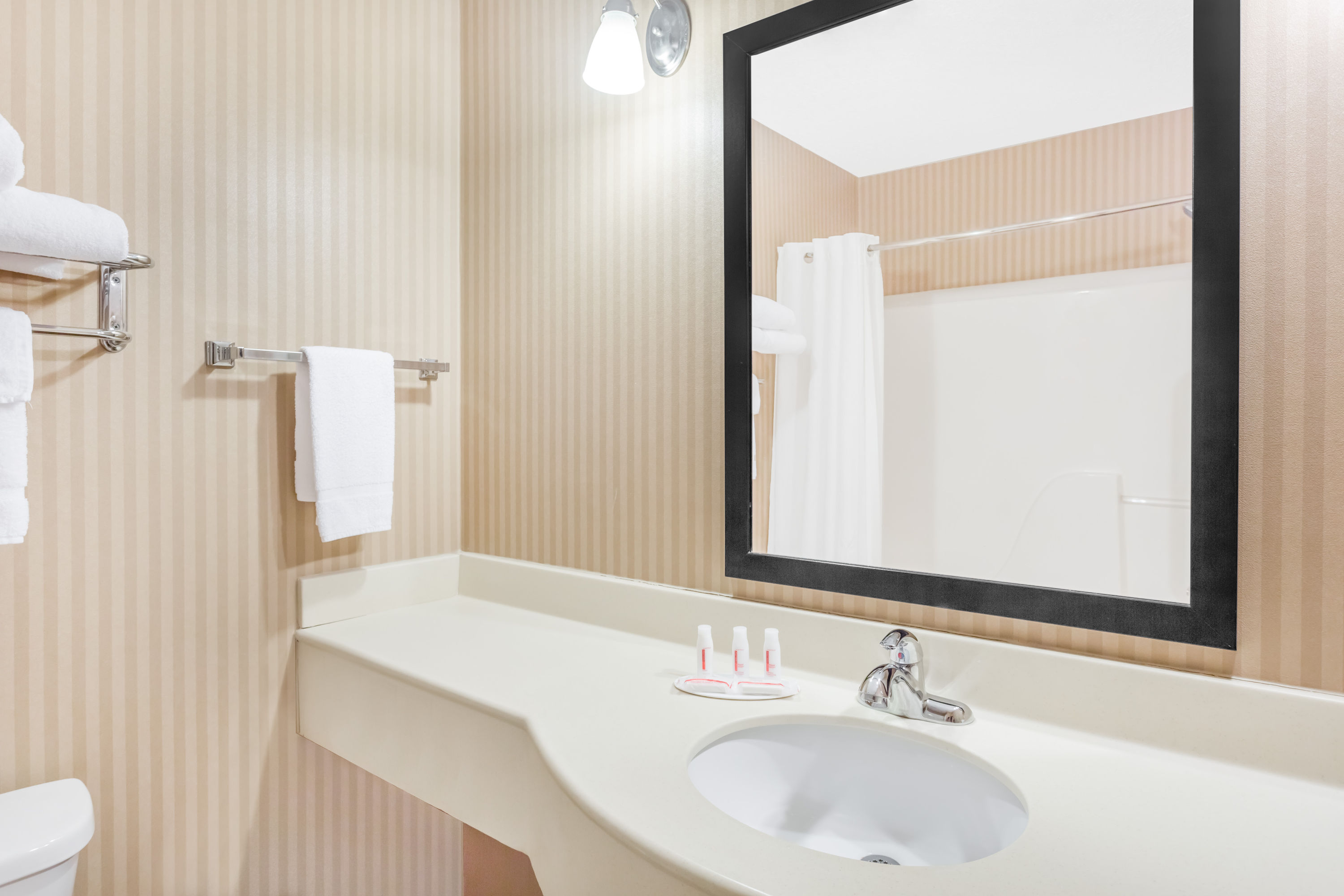 Guest room bath at the Baymont by Wyndham Cartersville in Cartersville, Georgia