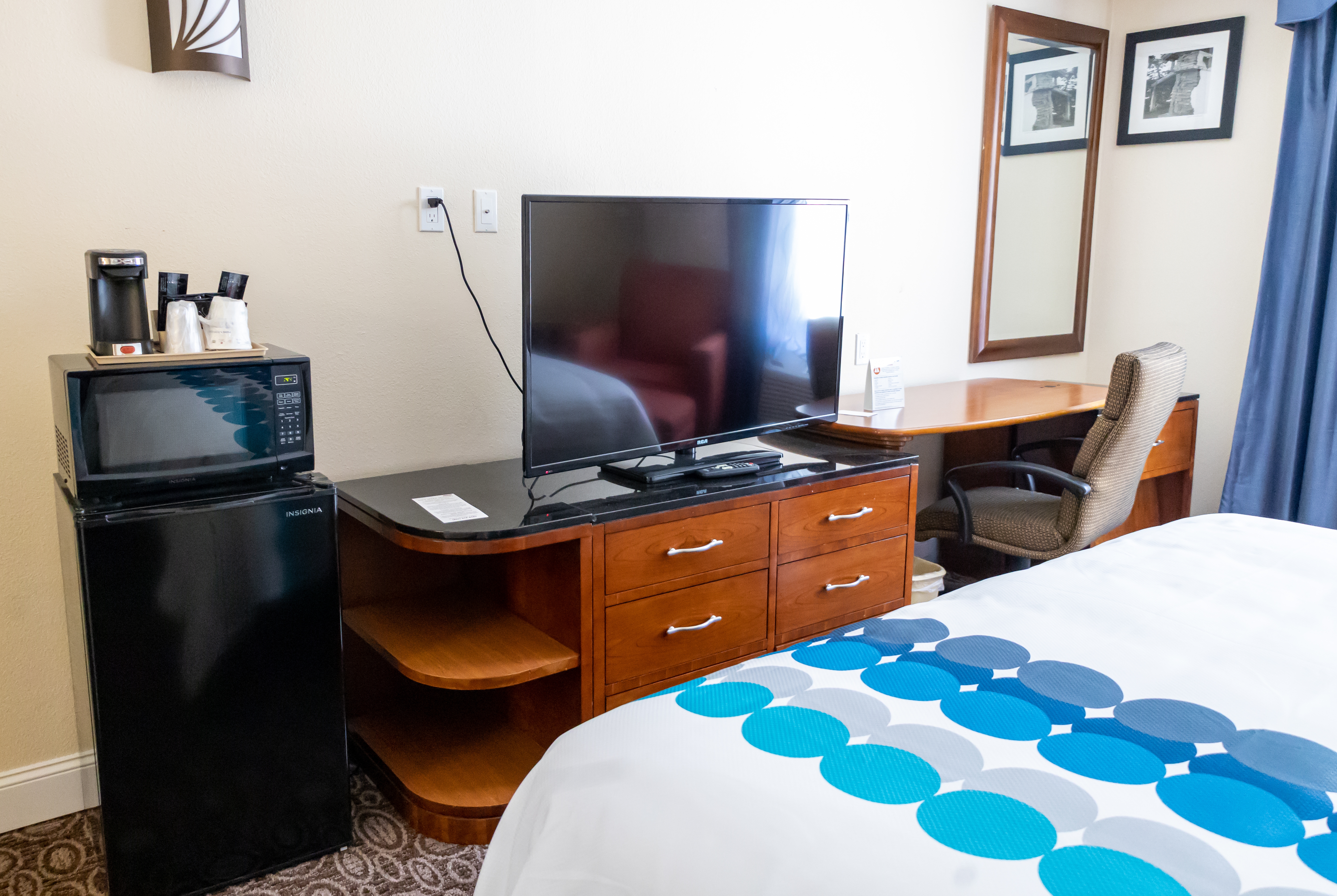 Guest room at the Baymont by Wyndham College Park Atlanta Airport South in College Park, Georgia