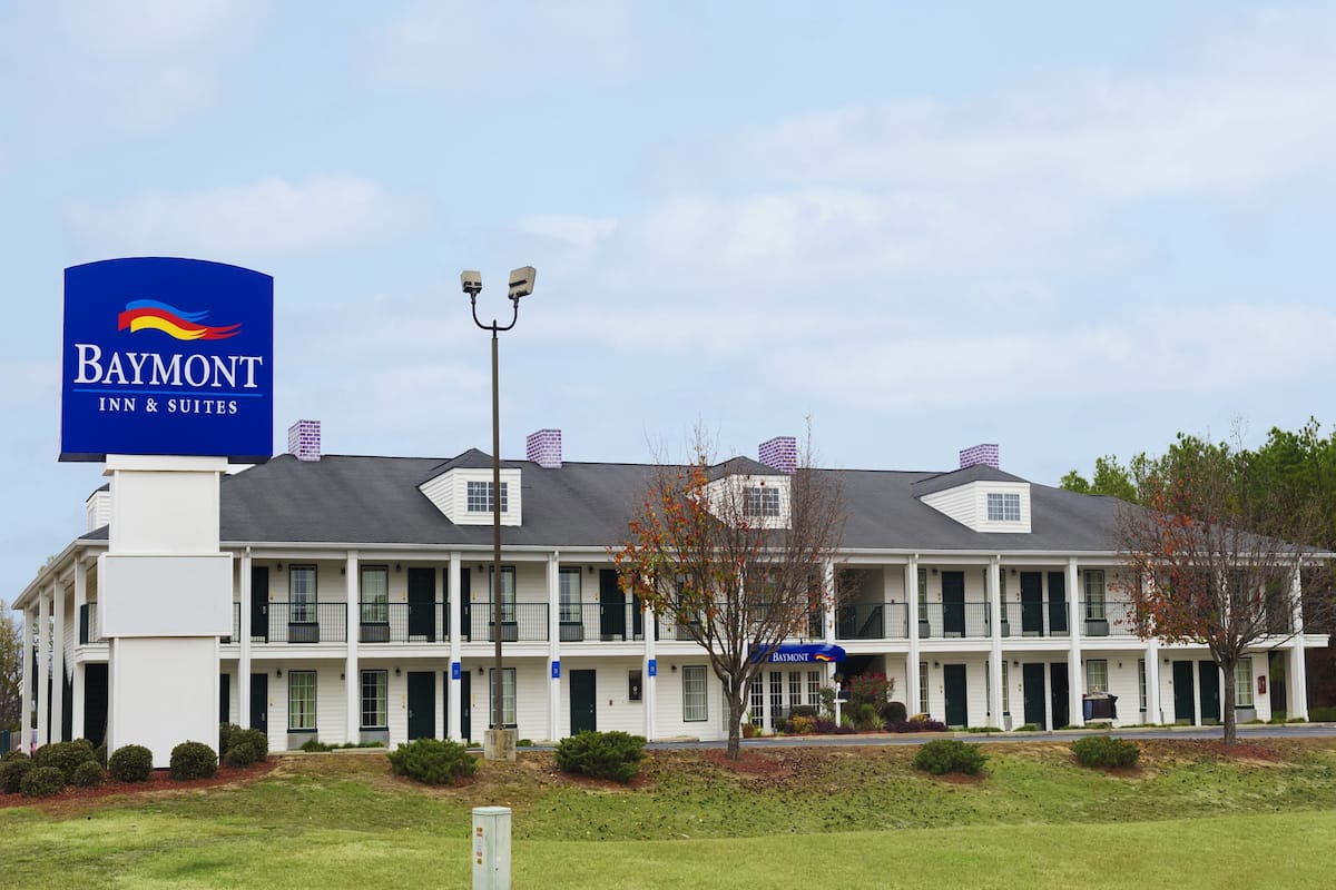 Baymont Inn Suites Dublin Hotels Ga 31021 Exterior Of Baymont Inn Suites Dublin Hotel In Georgia