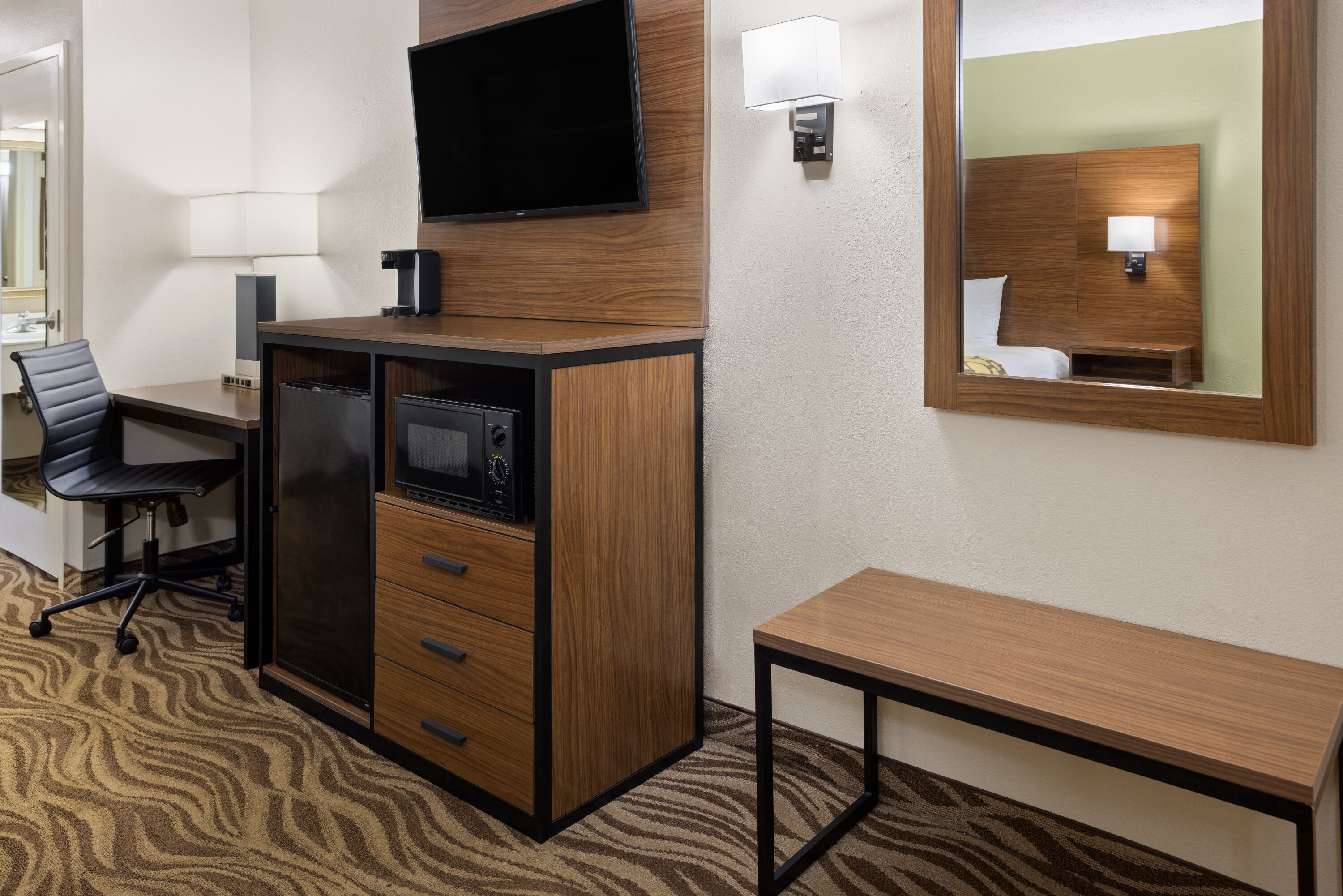 Guest room at the Baymont by Wyndham Griffin in Griffin, Georgia