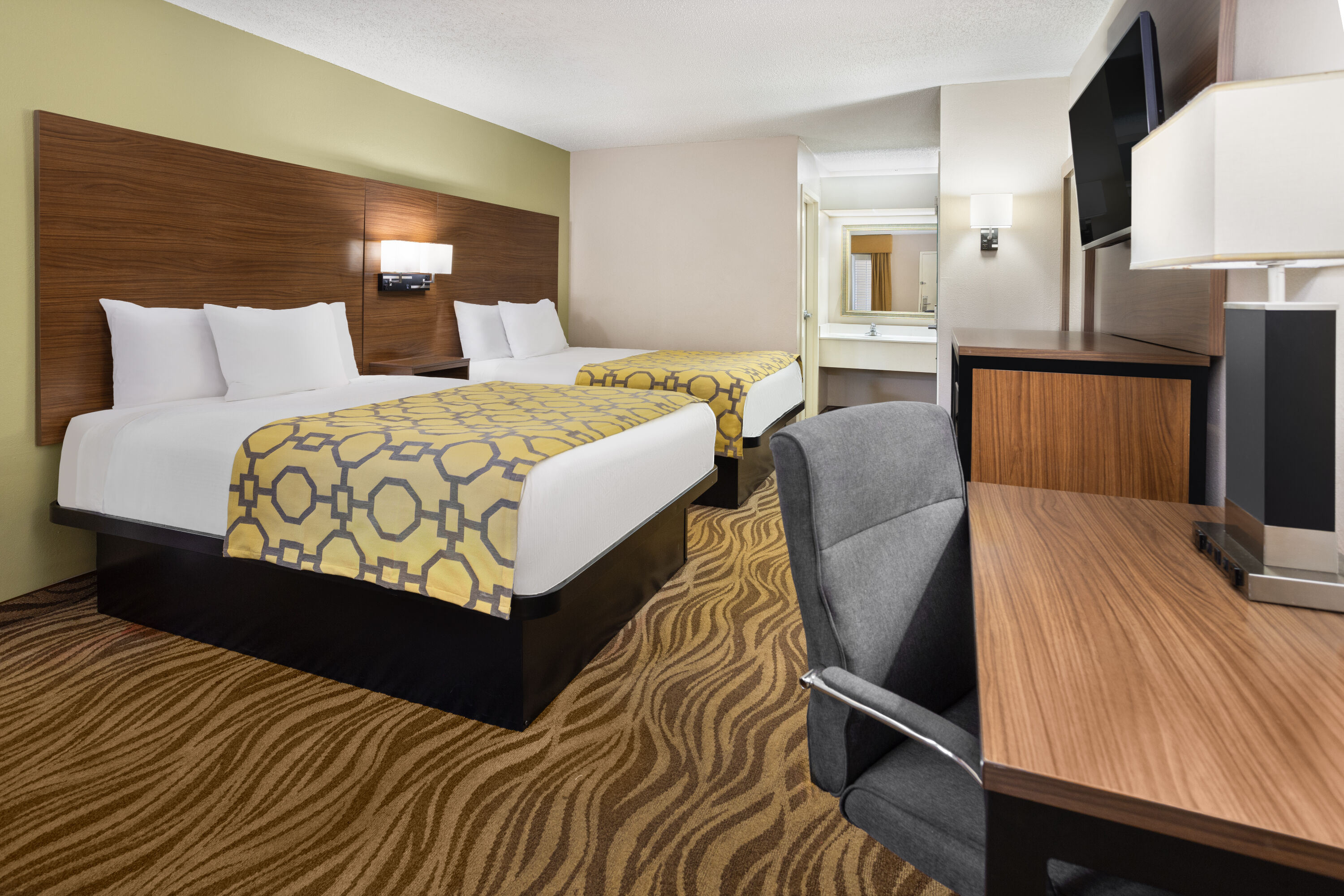 Baymont by Wyndham Griffin suite in Griffin, Georgia