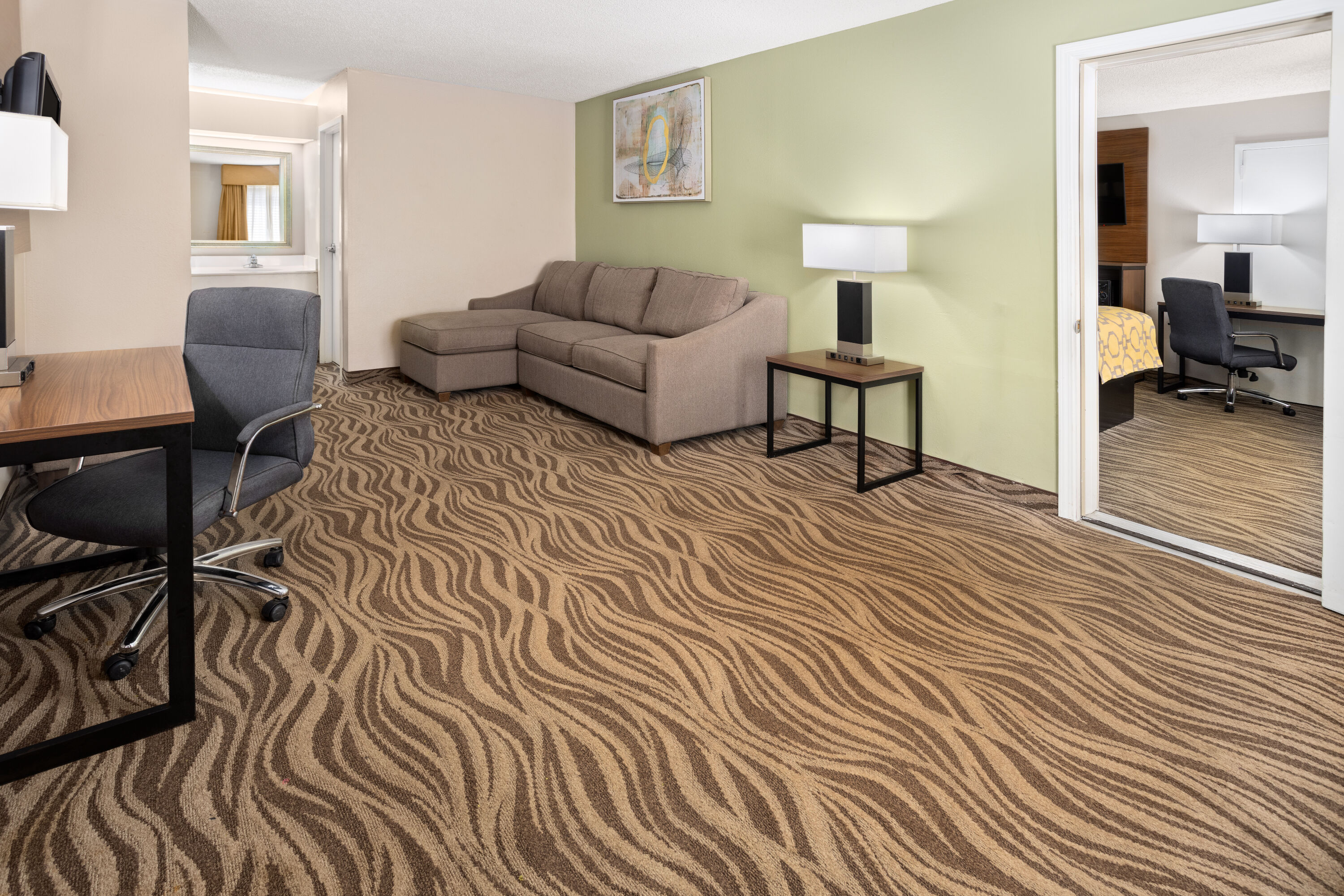 Baymont by Wyndham Griffin suite in Griffin, Georgia