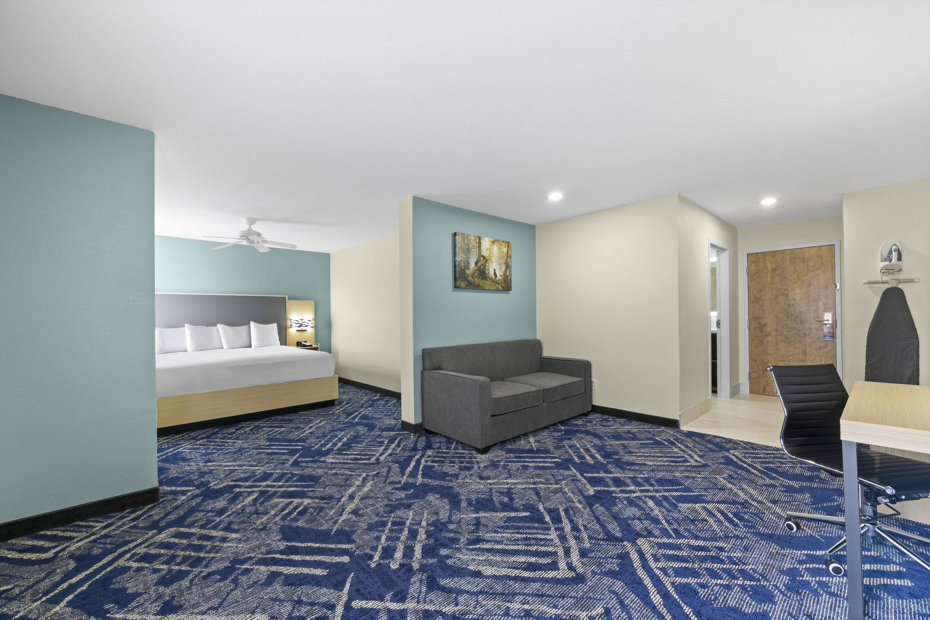 Baymont by Wyndham Grovetown Augusta suite in Grovetown, Georgia