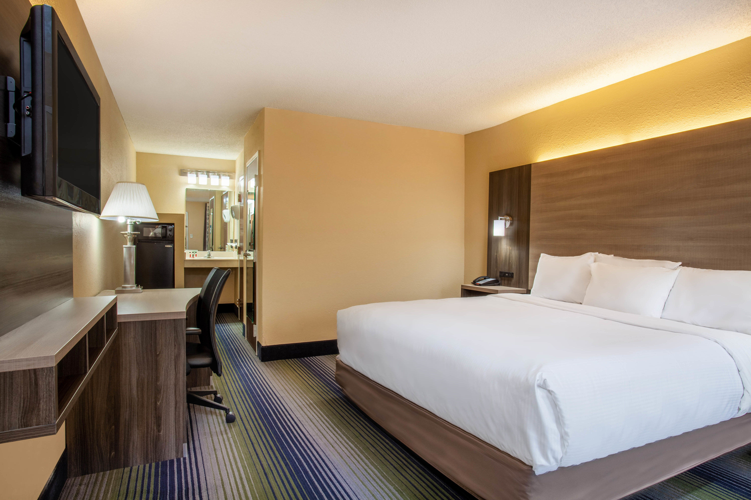 Baymont By Wyndham Mcdonough Mcdonough Ga Hotels