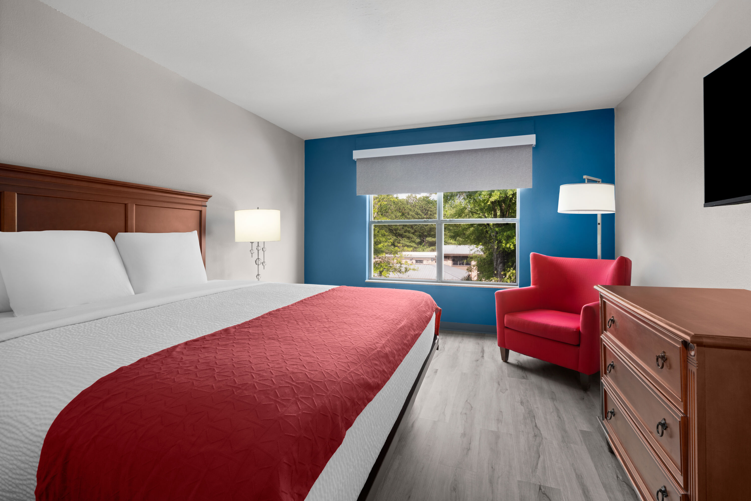 Baymont Inn & Suites by Wyndham Morrow/Atlanta I-75 South suite in Morrow, Georgia
