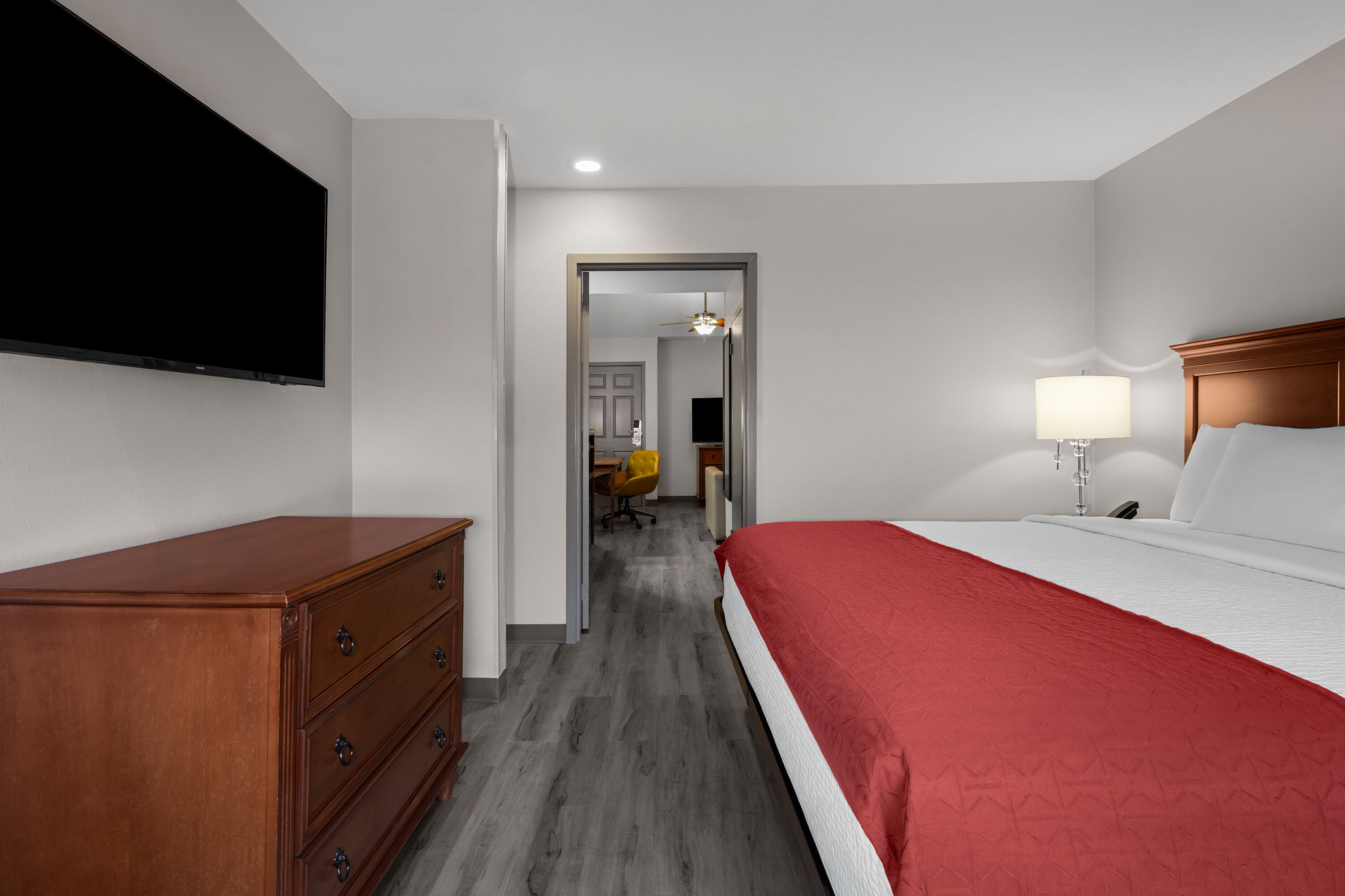 Baymont Inn & Suites by Wyndham Morrow/Atlanta I-75 South suite in Morrow, Georgia