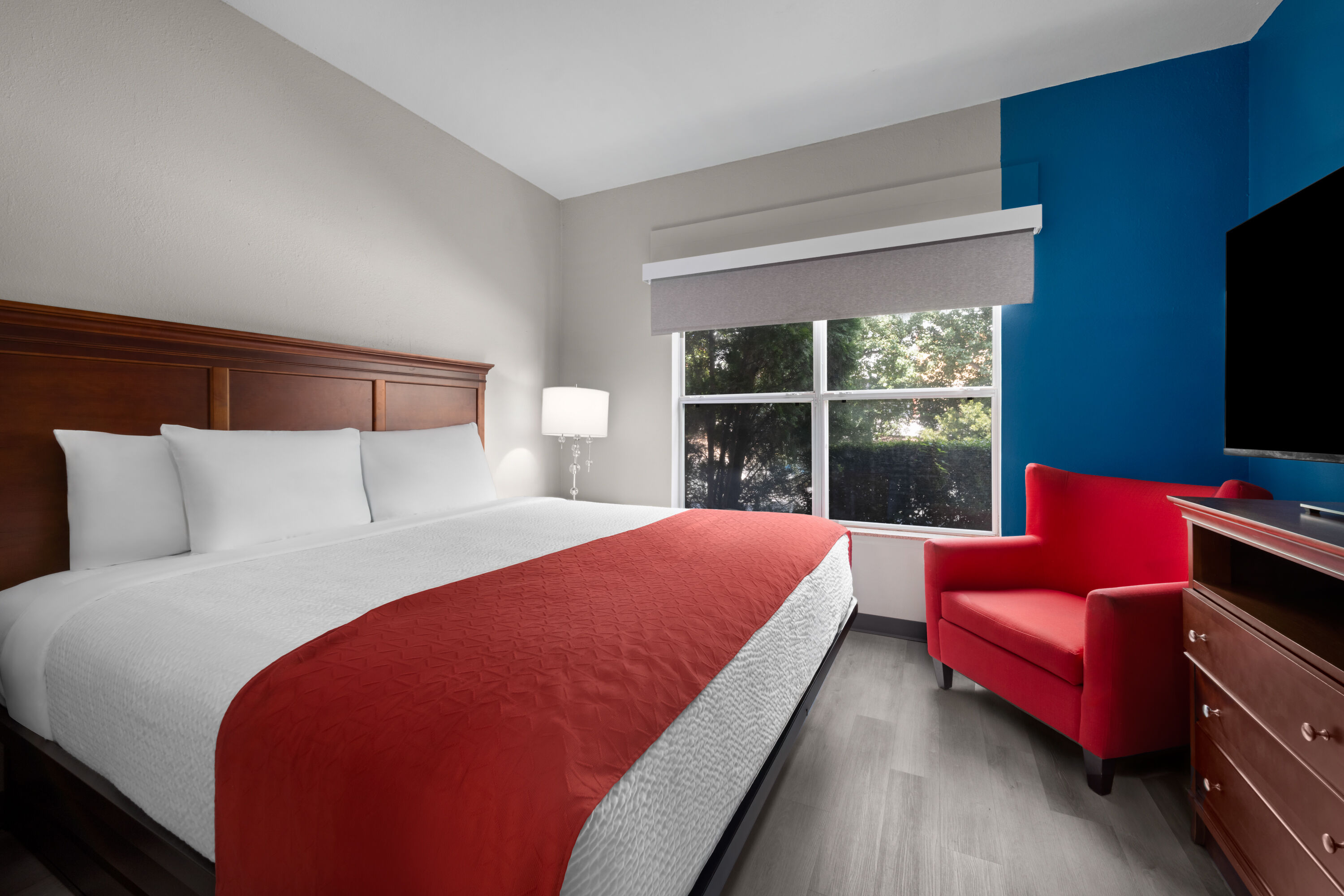 Baymont Inn & Suites by Wyndham Morrow/Atlanta I-75 South suite in Morrow, Georgia