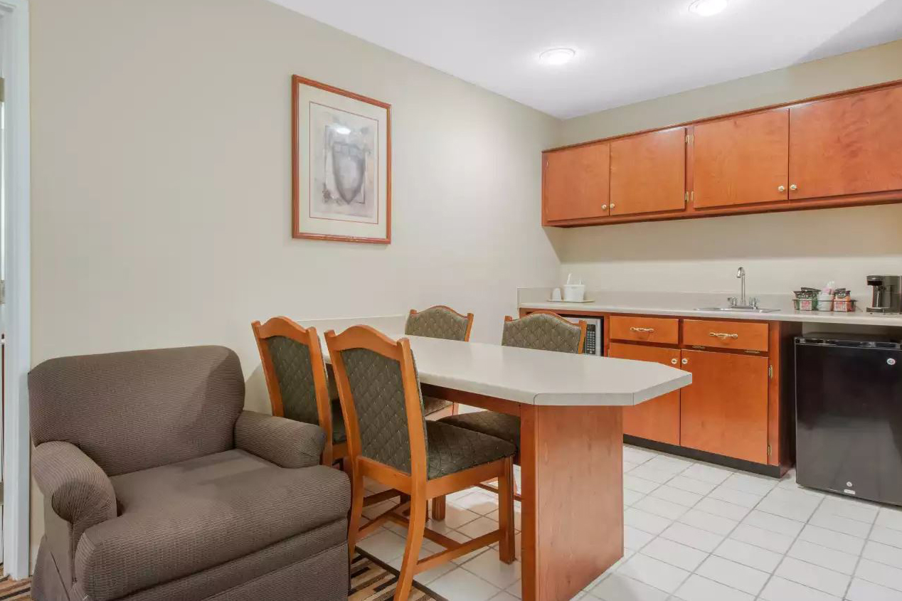 Guest room at the Baymont by Wyndham Port Wentworth in Port Wentworth, Georgia