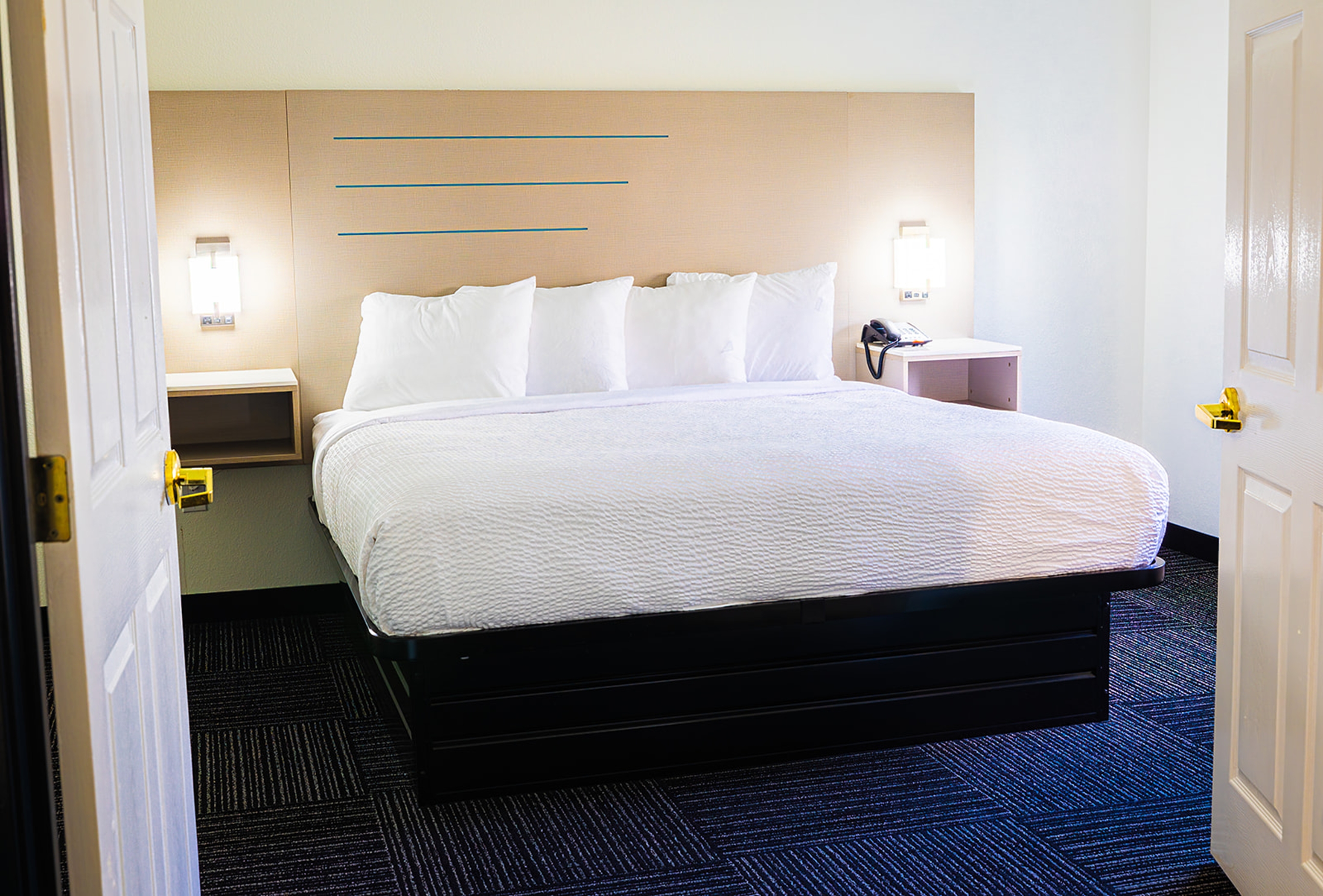 Guest room at the Baymont by Wyndham Port Wentworth in Port Wentworth, Georgia