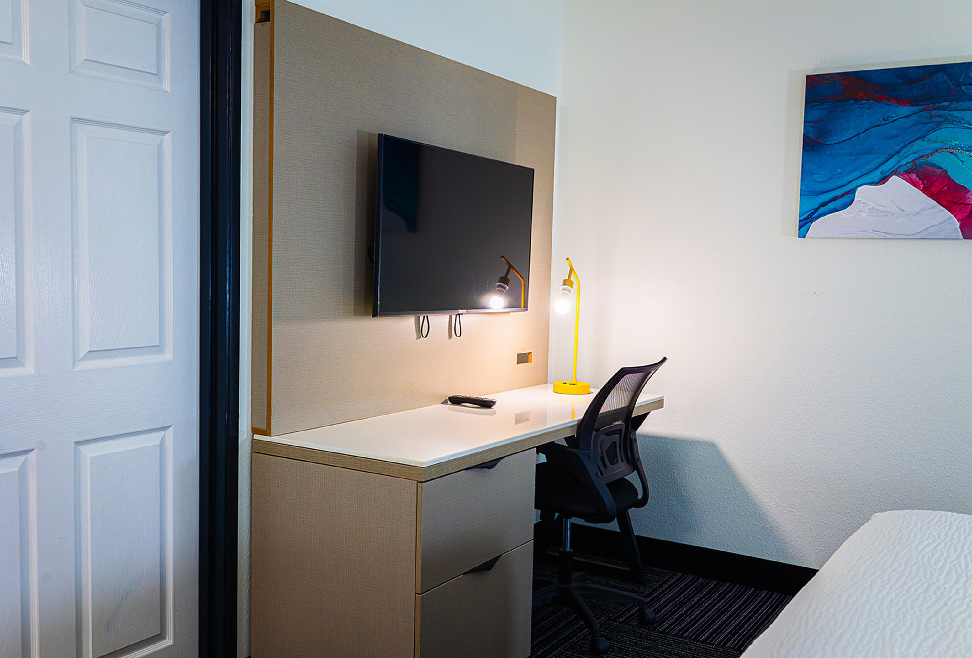 Guest room at the Baymont by Wyndham Port Wentworth in Port Wentworth, Georgia