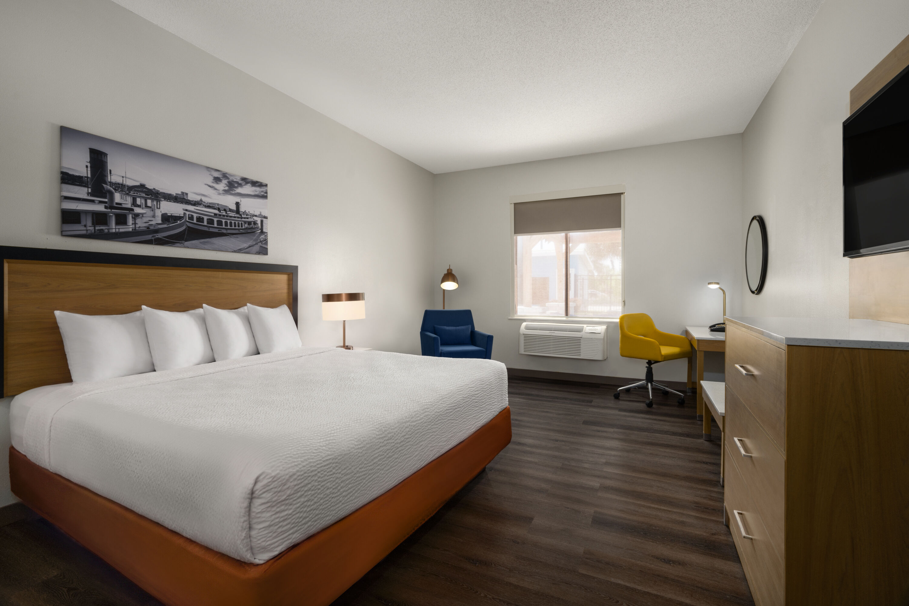 Guest room at the Baymont by Wyndham Savannah/Garden City in Savannah, Georgia