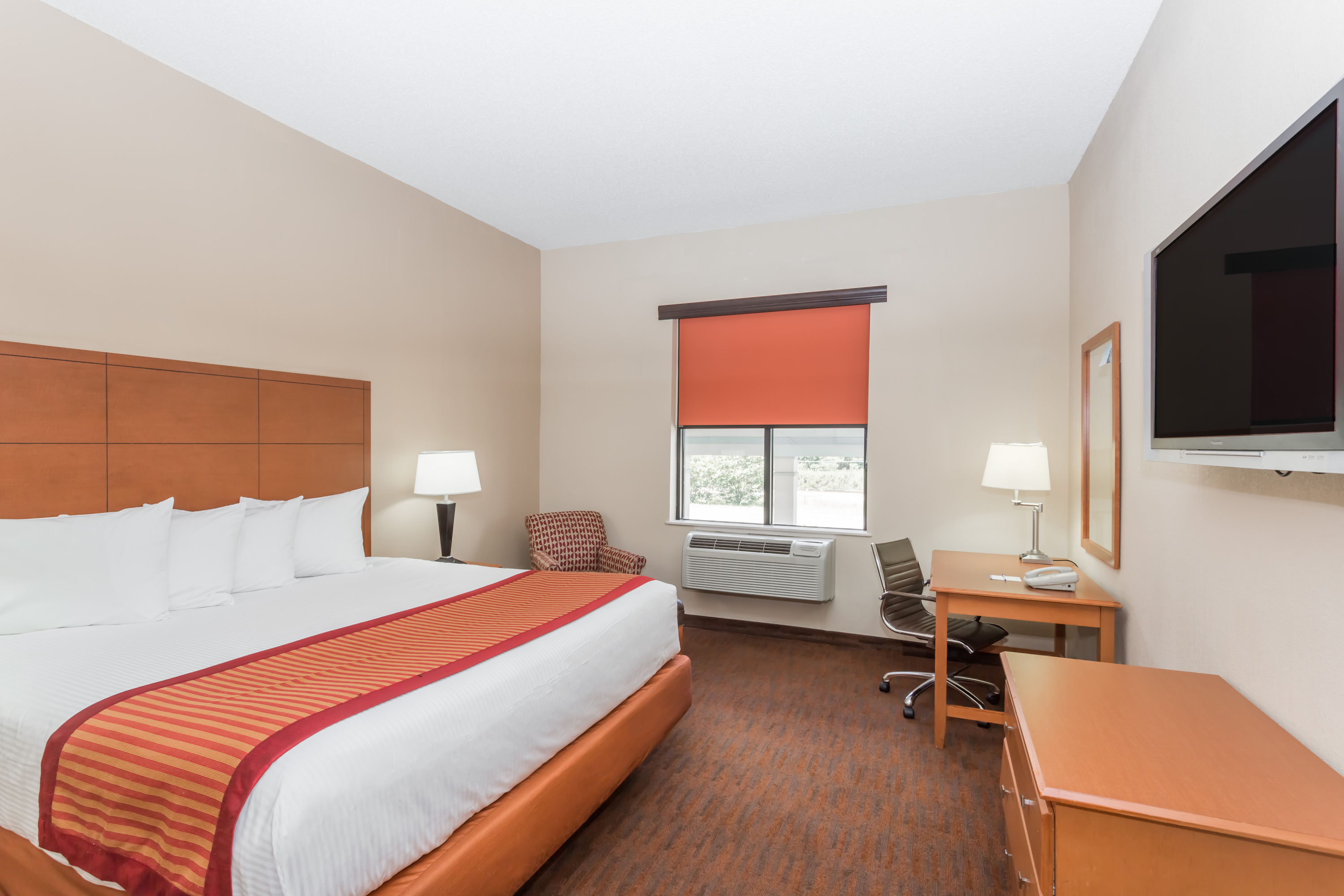 Guest room at the Baymont by Wyndham Savannah/Garden City in Savannah, Georgia