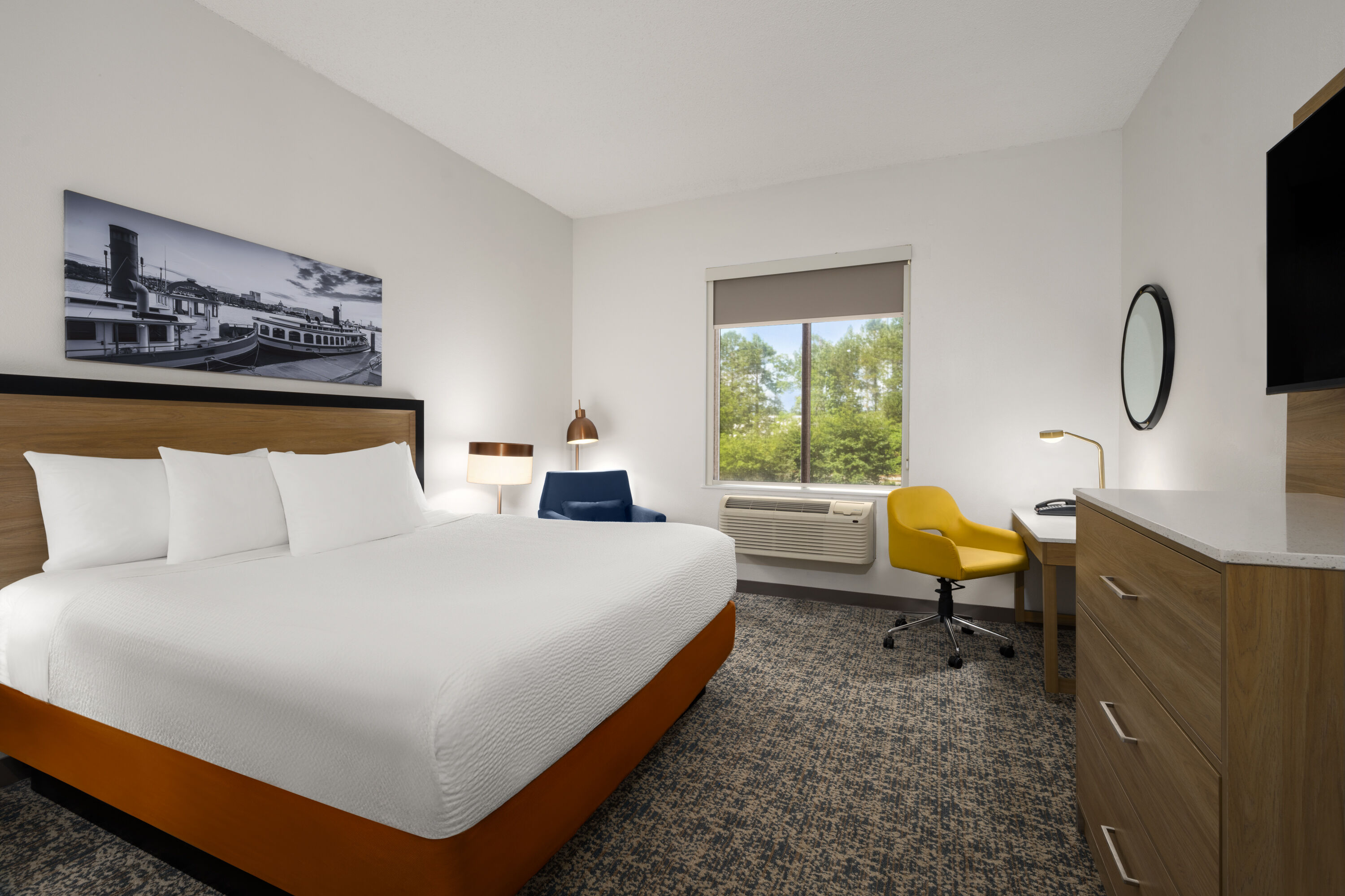 Baymont by Wyndham Savannah/Garden City suite in Savannah, Georgia