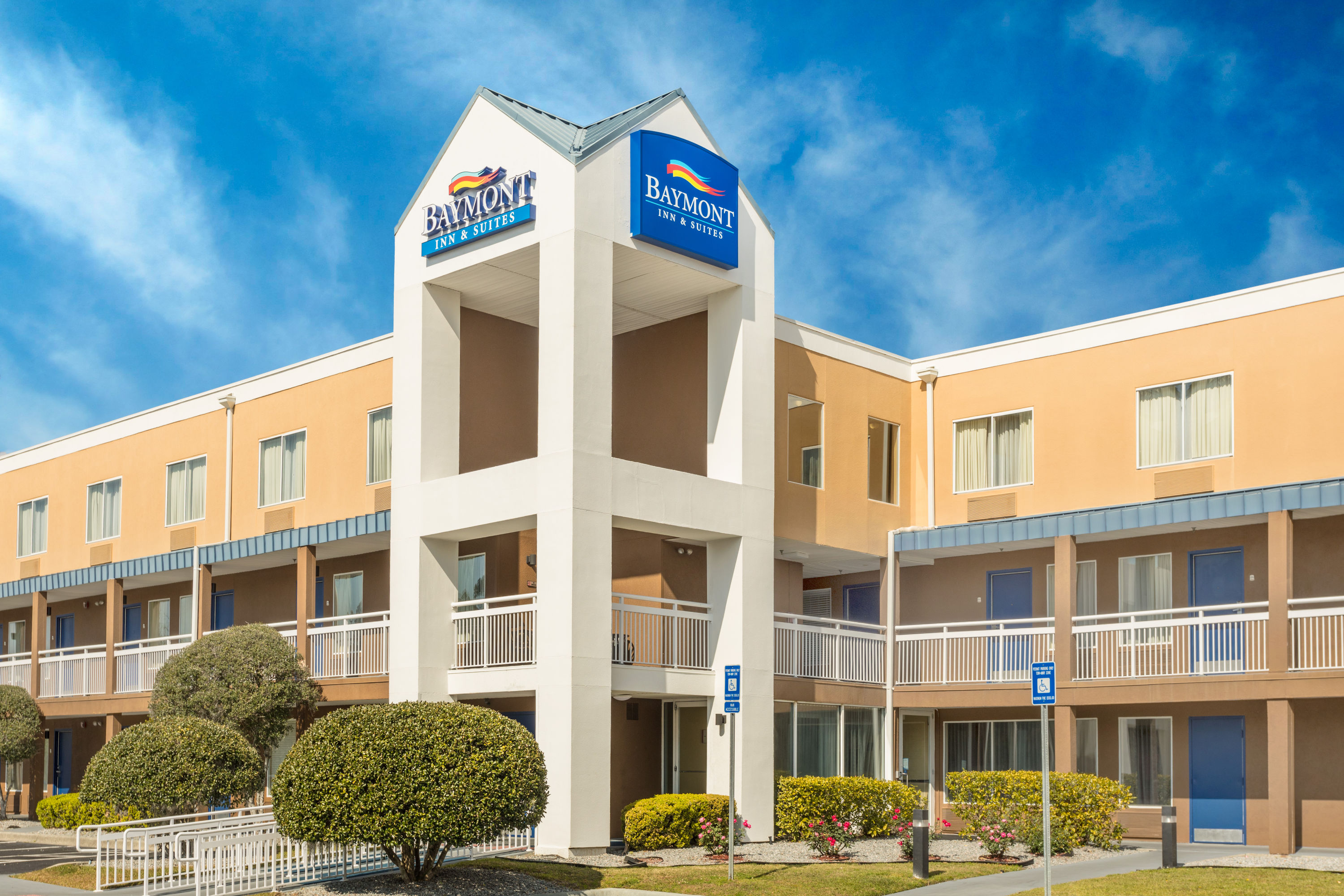 Baymont By Wyndham Savannah Midtown Savannah Ga Hotels