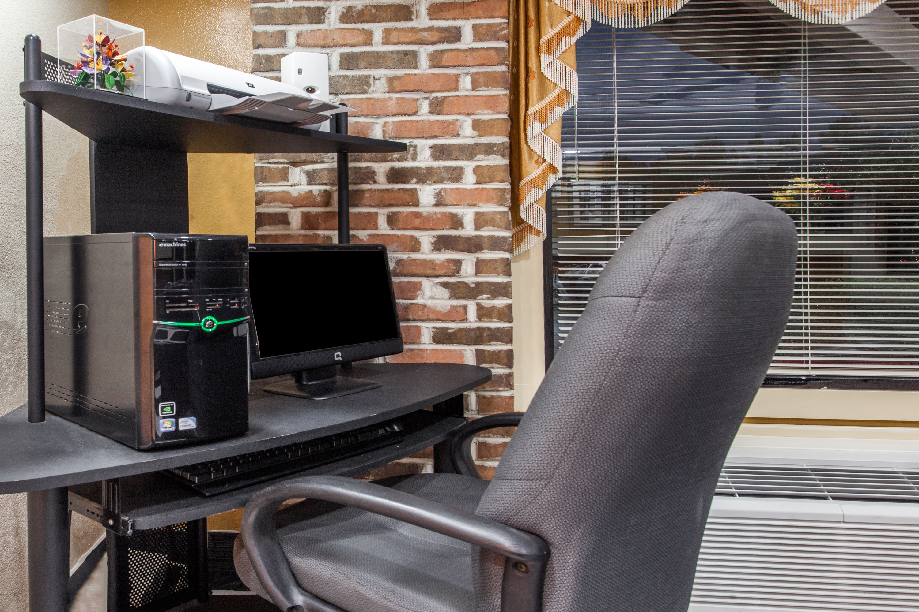 Baymont by Wyndham Smyrna business center in Smyrna, Georgia