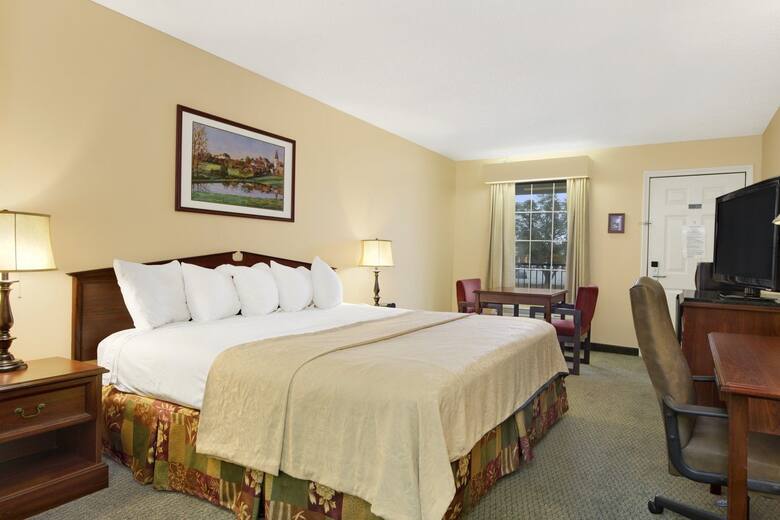 Guest room at the Baymont Inn & Suites Thomasville in Thomasville, Georgia