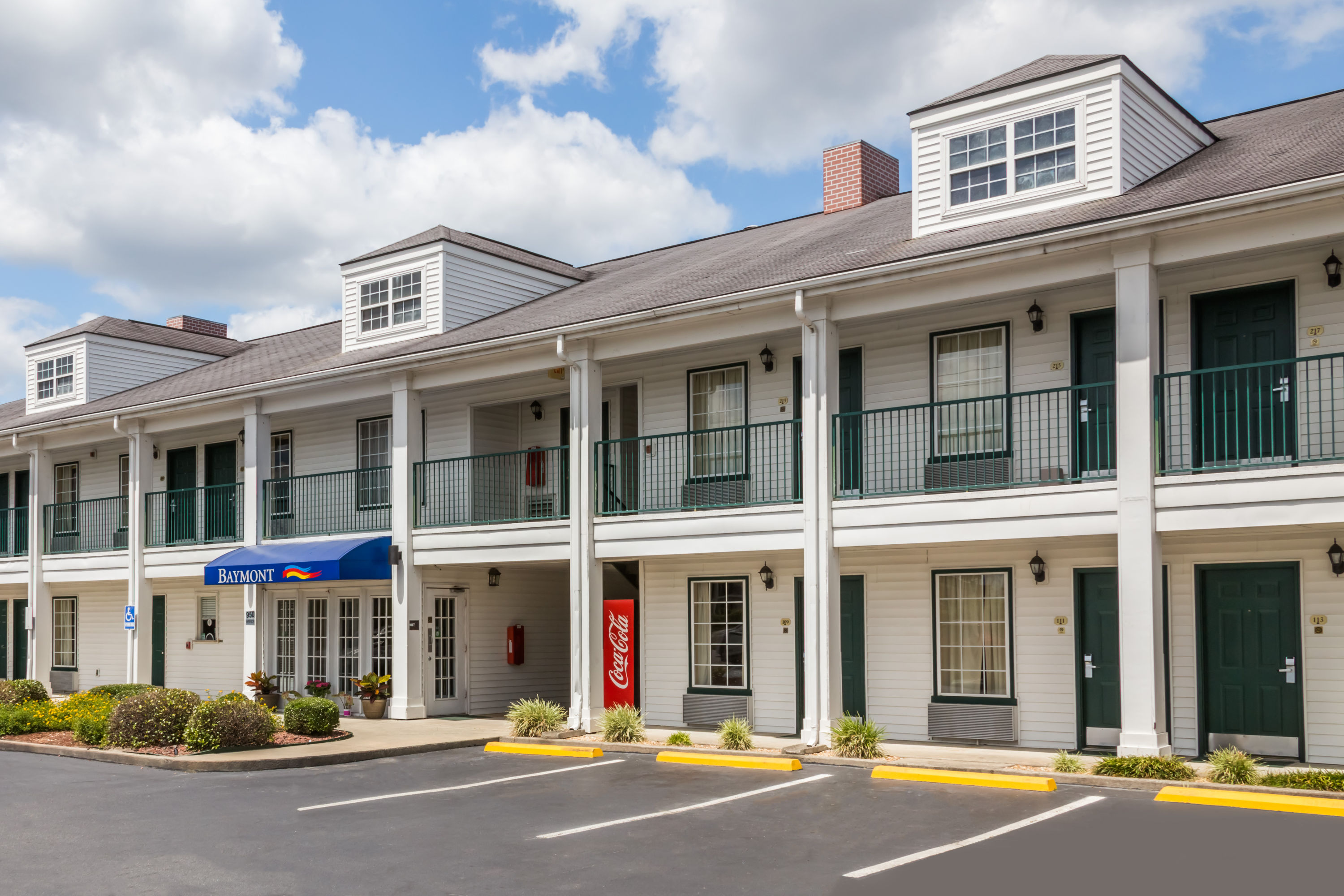 Baymont Wyndham Waycross Waycross  Hotels