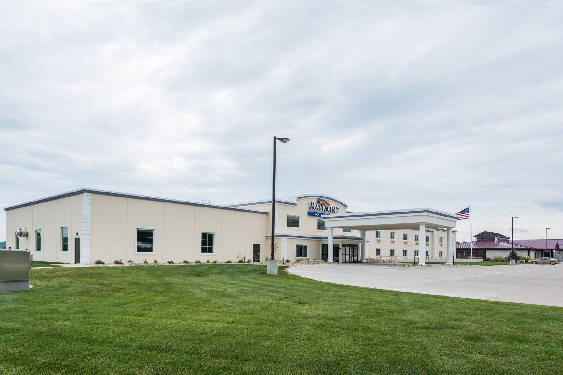 Exterior of Baymont Inn & Suites Bellevue hotel in Bellevue, Iowa Exterior of Baymont Inn & Suites Bellevue hotel in Bellevue, Iowa