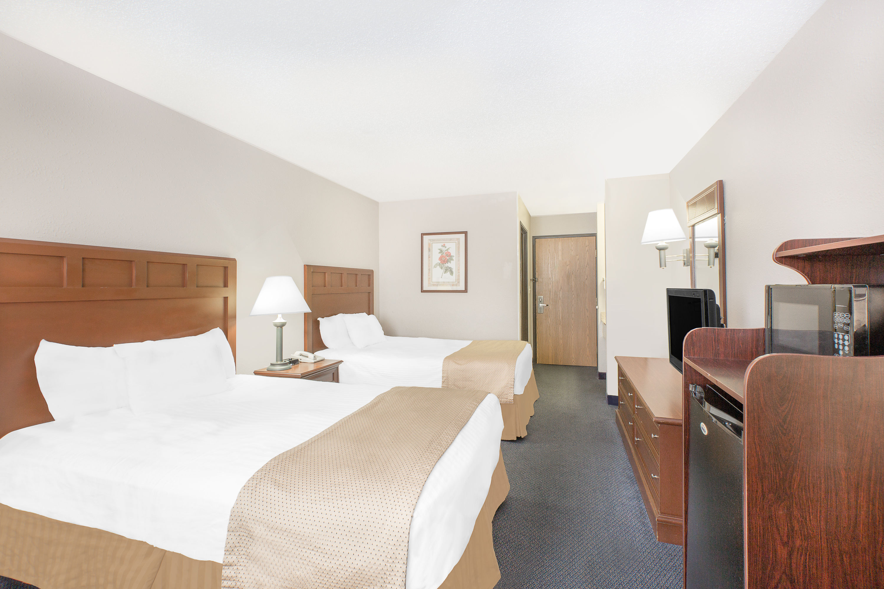 Guest room at the Baymont by Wyndham Boone in Boone, Iowa