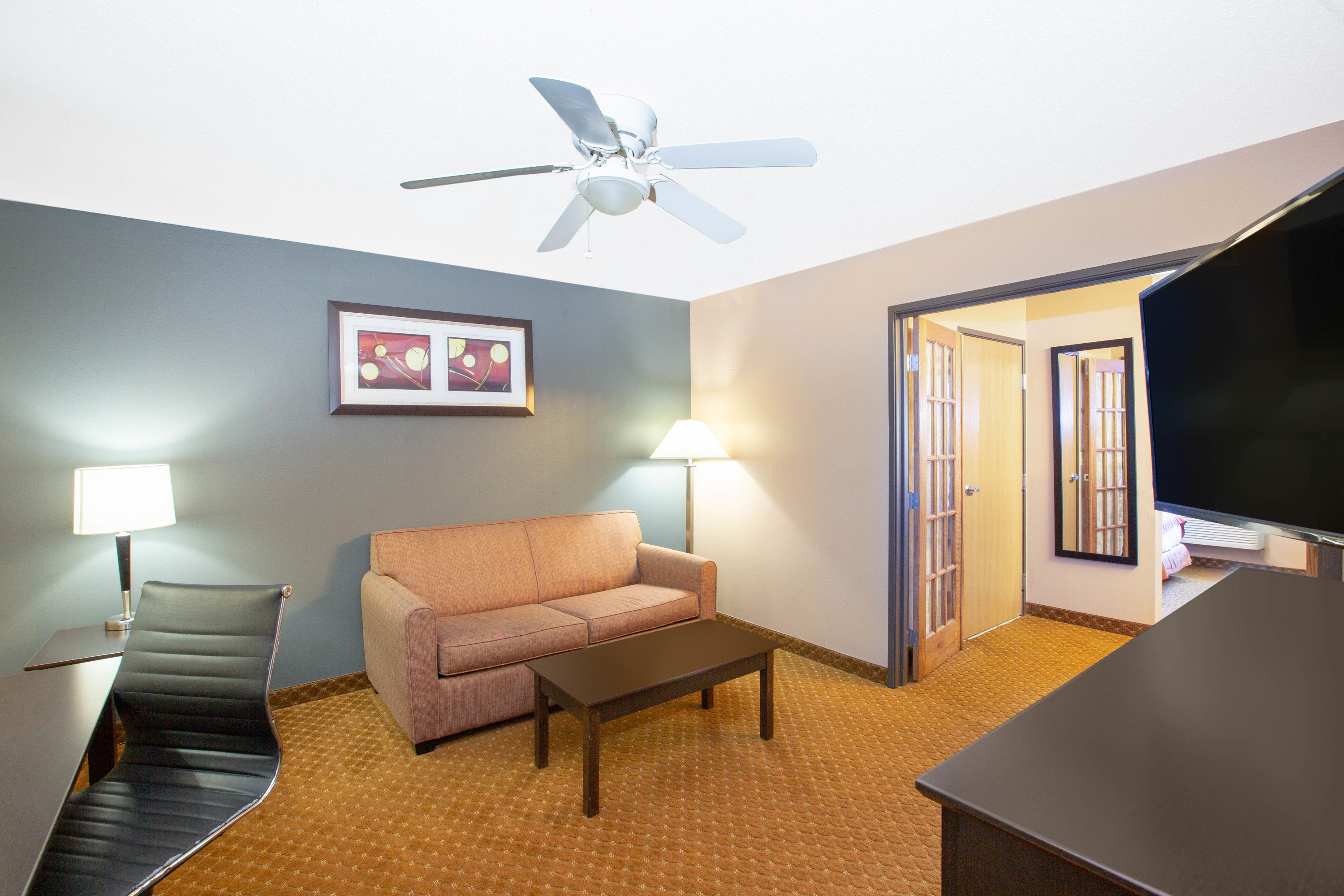 Baymont by Wyndham Coralville suite in Coralville, Iowa