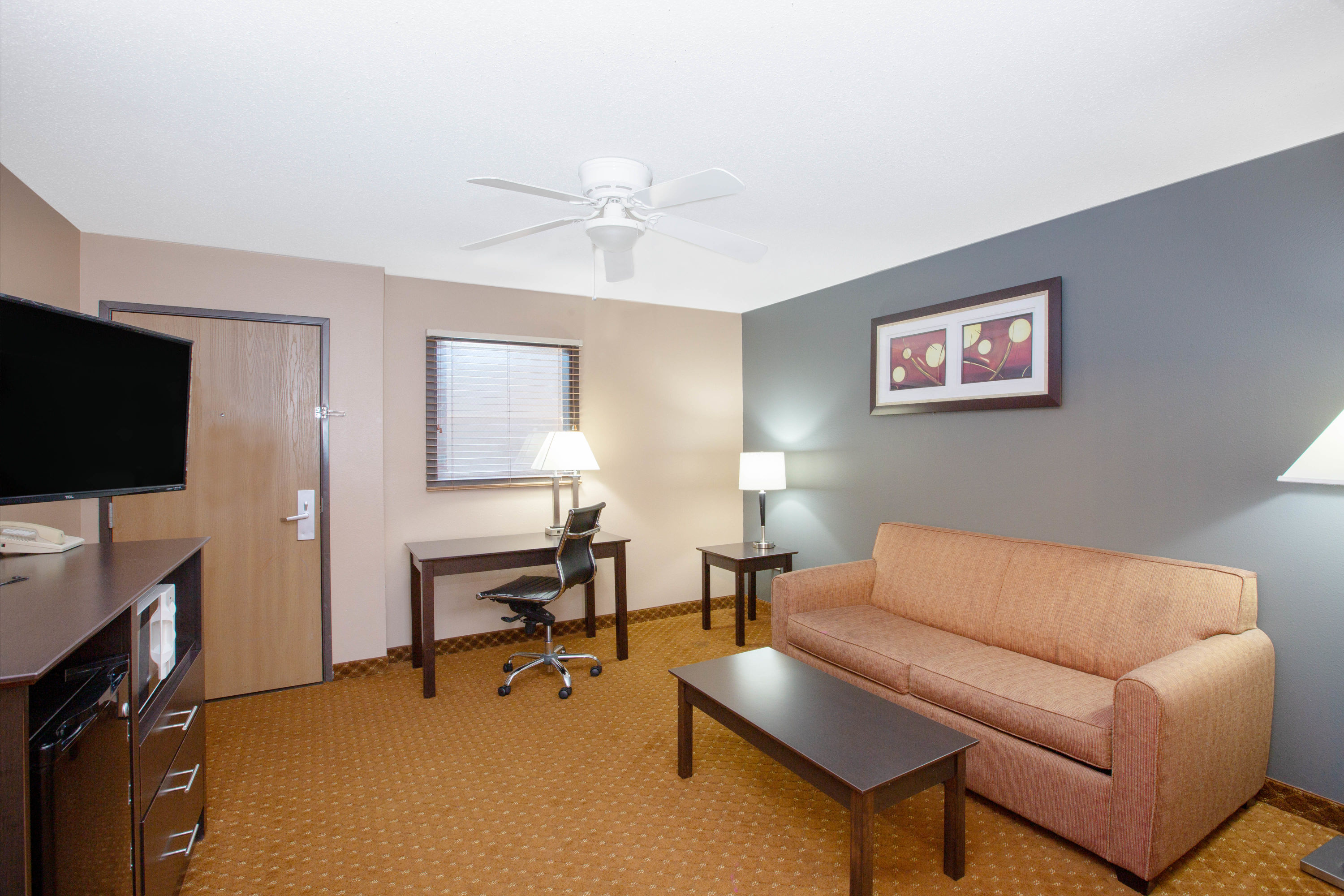 Baymont by Wyndham Coralville suite in Coralville, Iowa