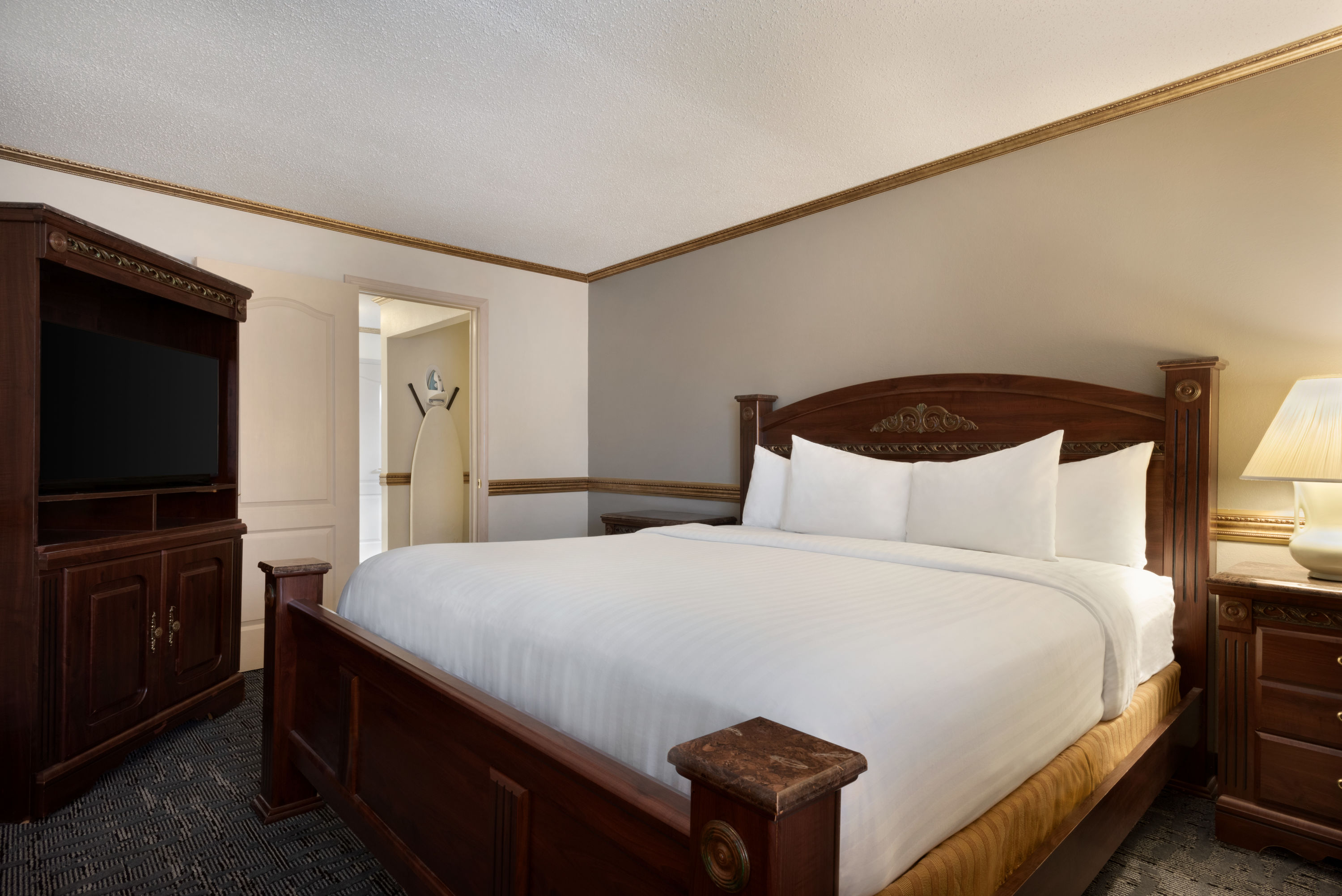 Baymont By Wyndham Des Moines North Des Moines Ia Hotels