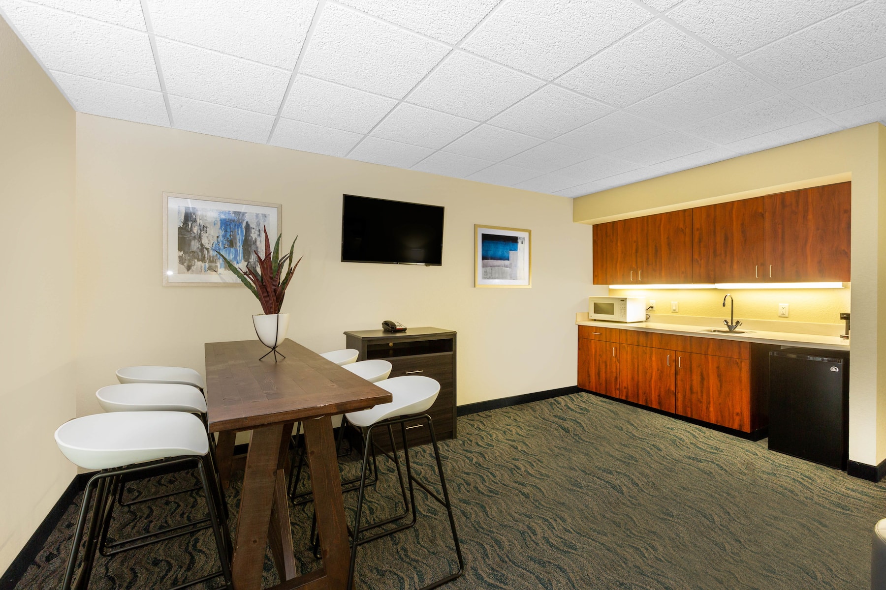 Baymont by Wyndham Des Moines Airport Des Moines IA Hotels Baymont by Wyndham Des Moines Airport Des Moines IA Hotels