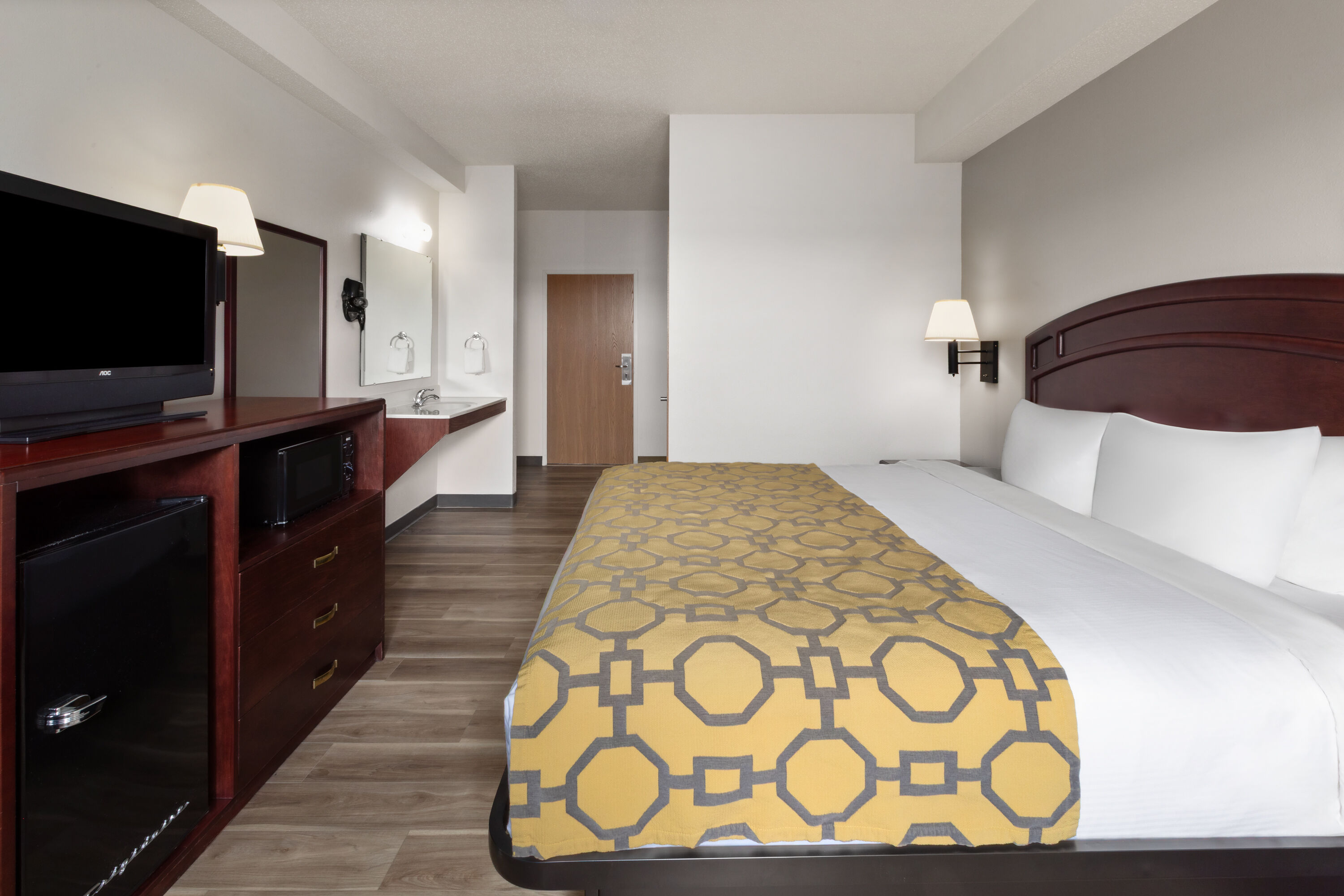 Guest room at the Baymont by Wyndham Harlan in Harlan, Iowa