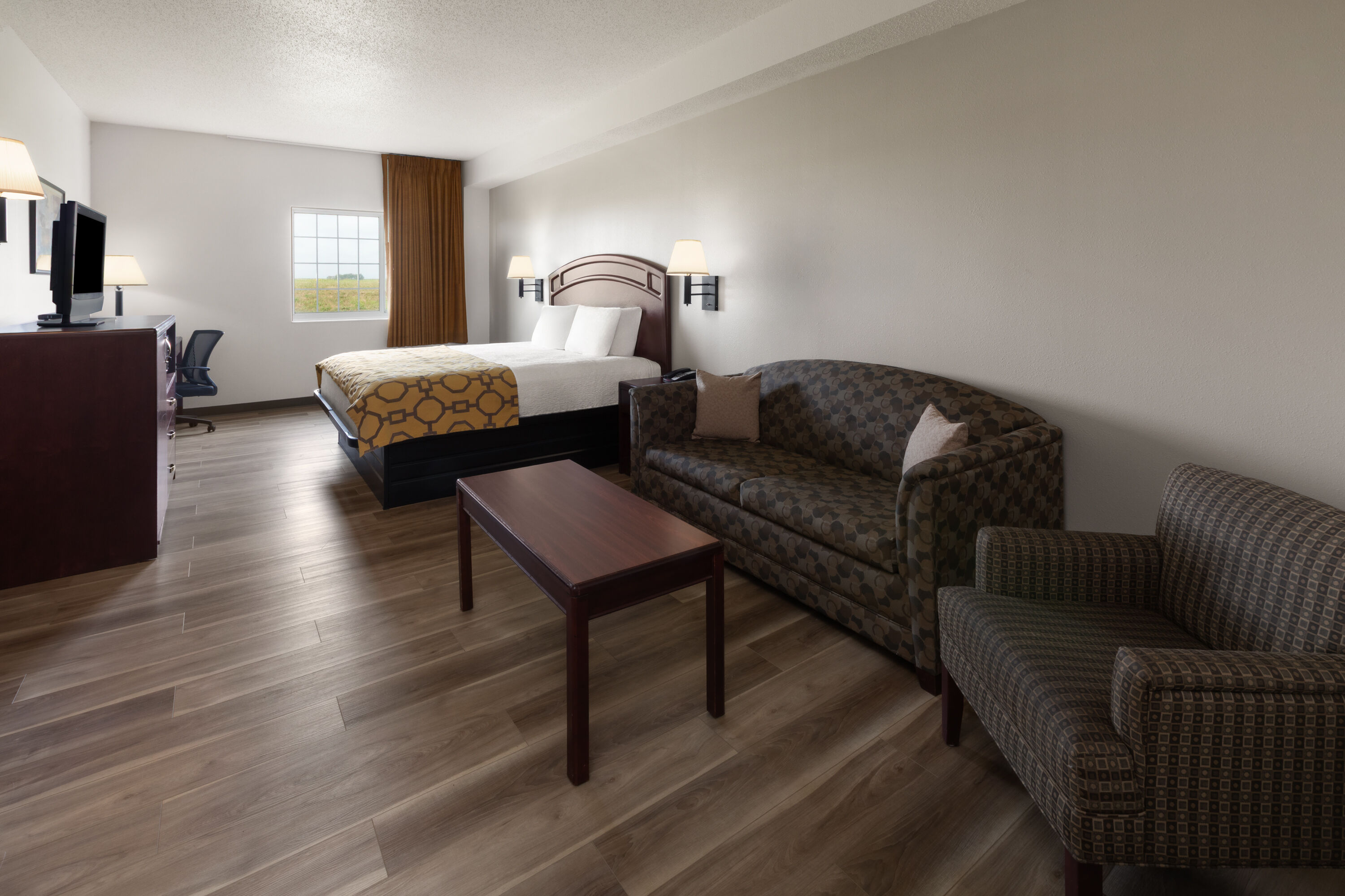 Baymont by Wyndham Harlan suite in Harlan, Iowa