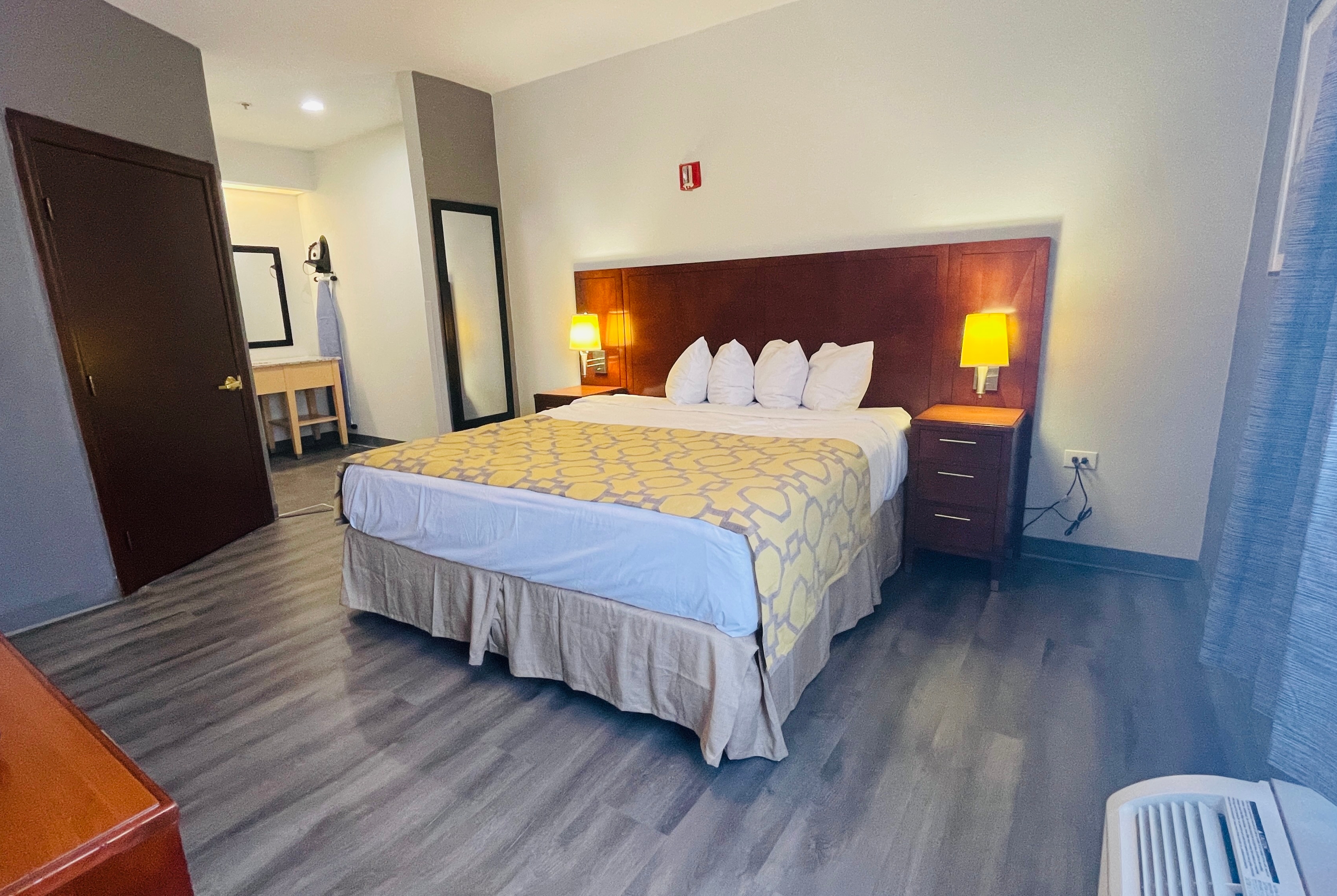 Baymont by Wyndham Chicago/Calumet City suite in Calumet City, Illinois