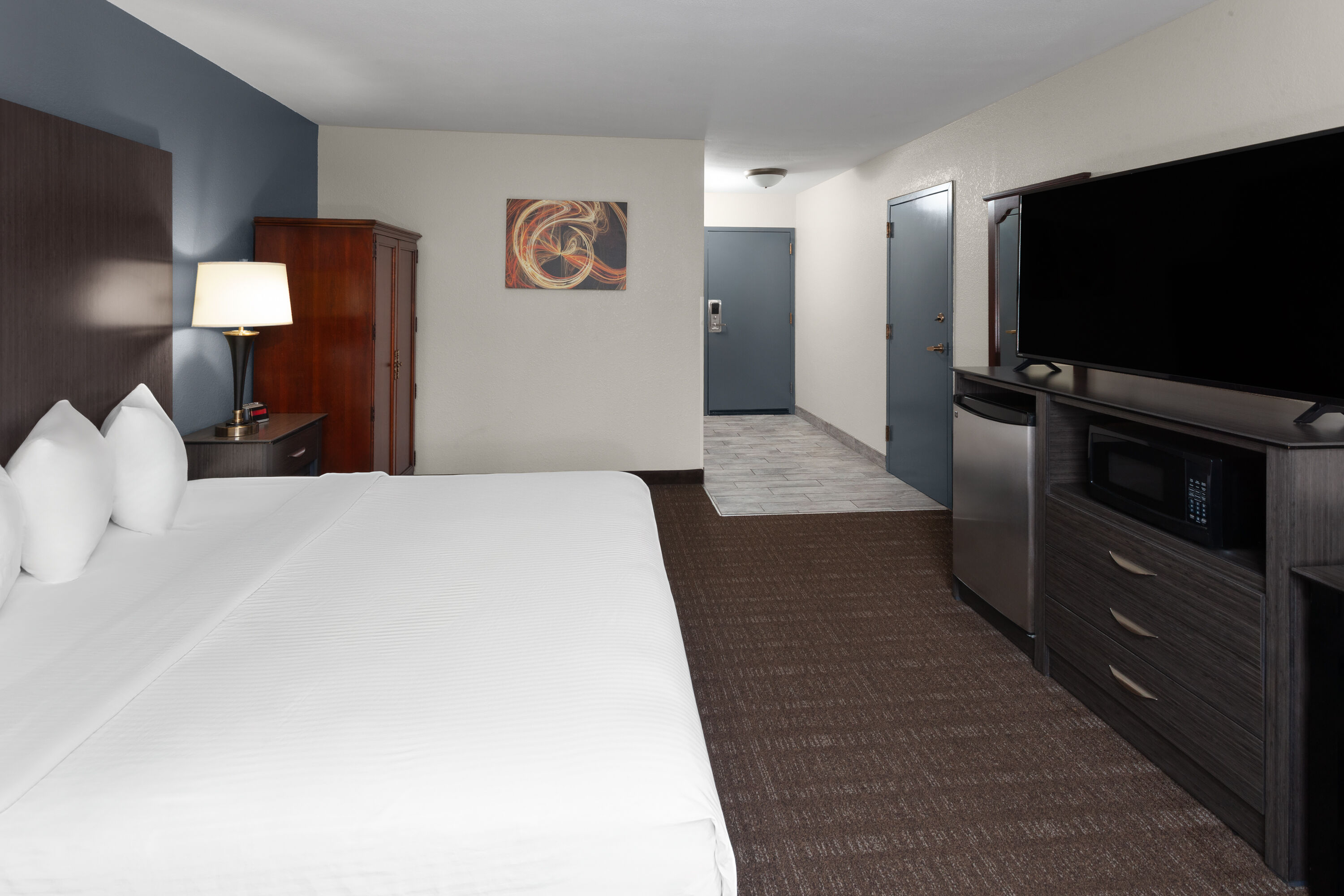 Guest room at the Baymont by Wyndham Chester IL in Chester, Illinois