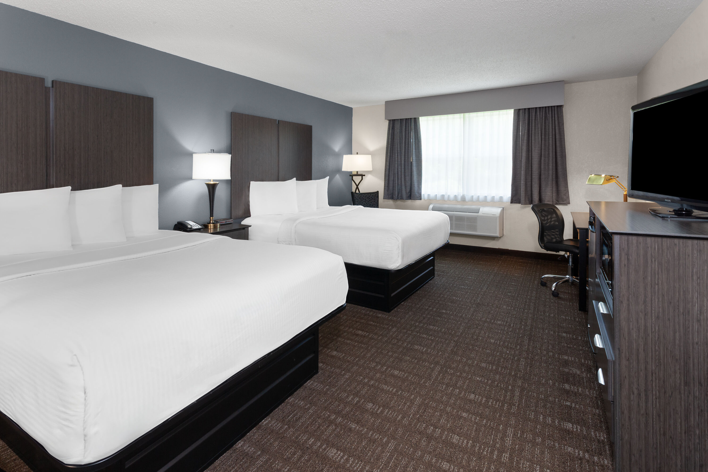 Guest room at the Baymont by Wyndham Chester IL in Chester, Illinois