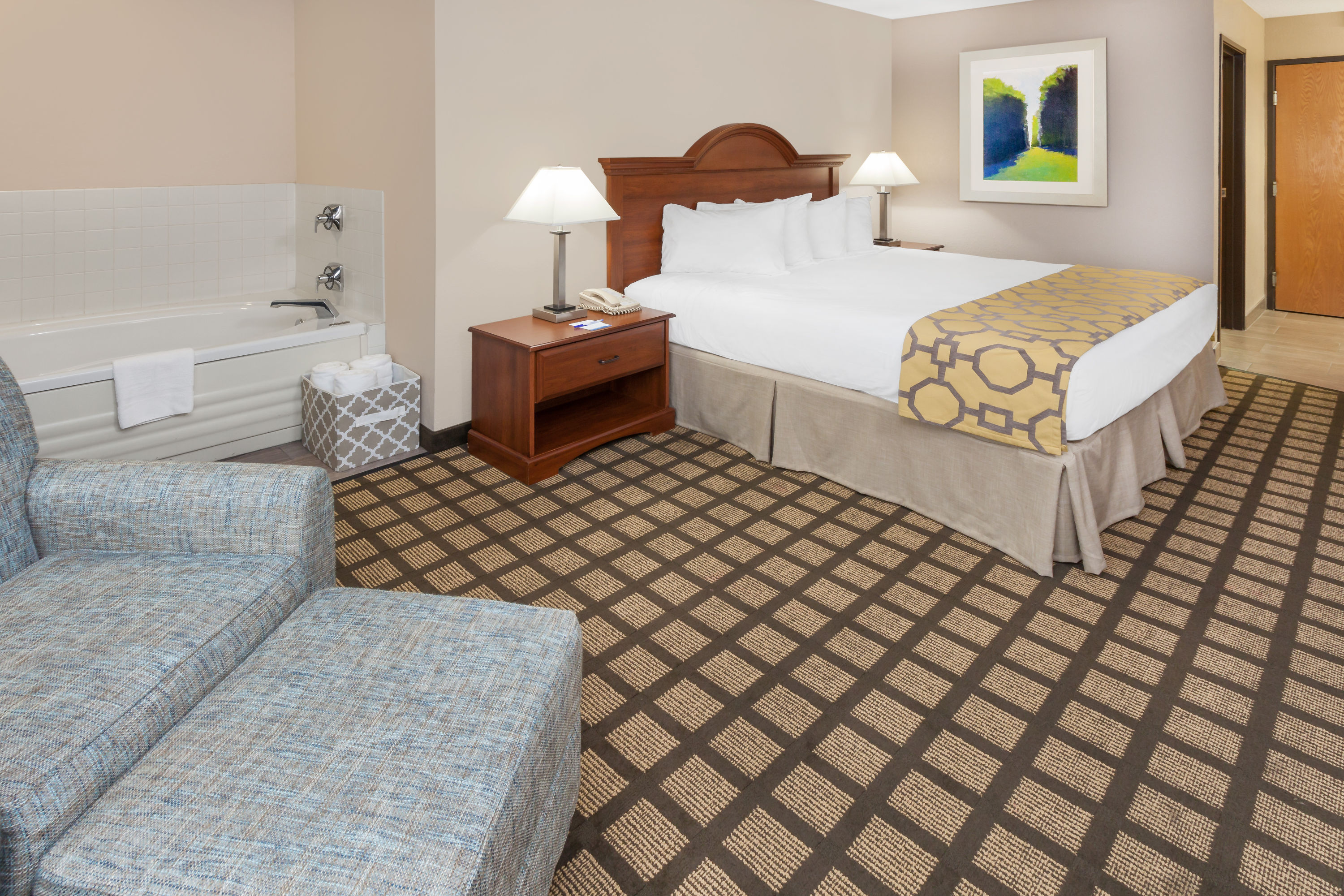 Baymont by Wyndham Galesburg suite in Galesburg, Illinois