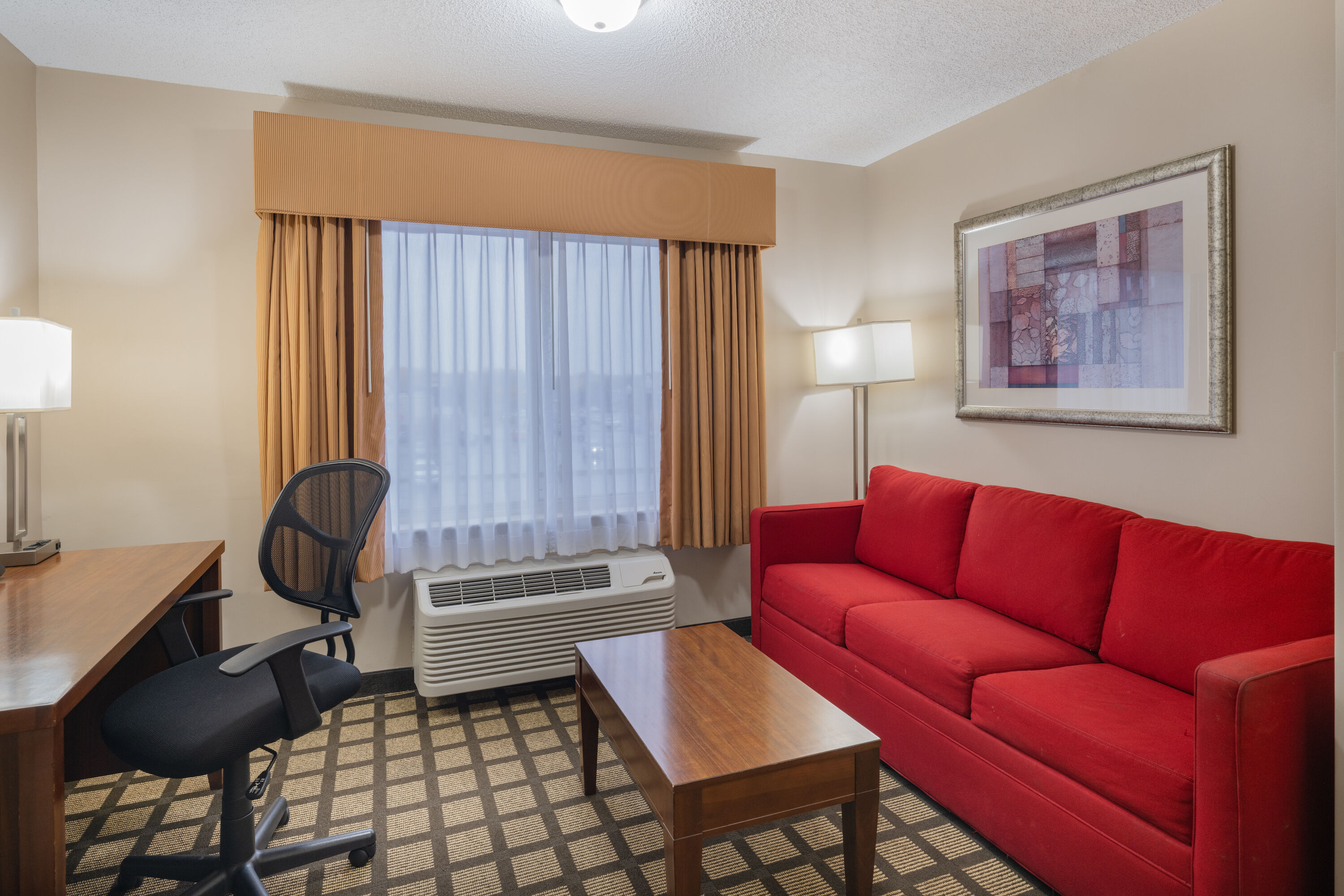 Baymont by Wyndham Gurnee suite in Gurnee, Illinois