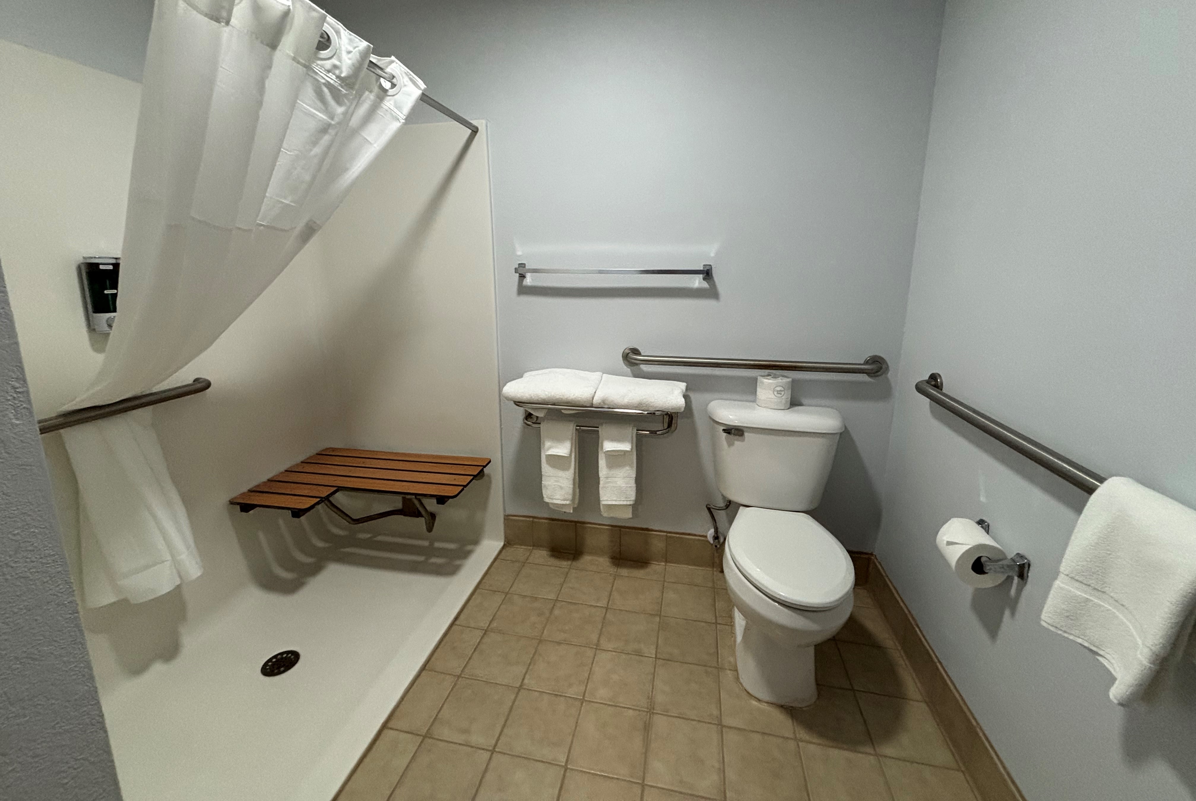 Guest room at the Baymont by Wyndham Jacksonville in Jacksonville, Illinois