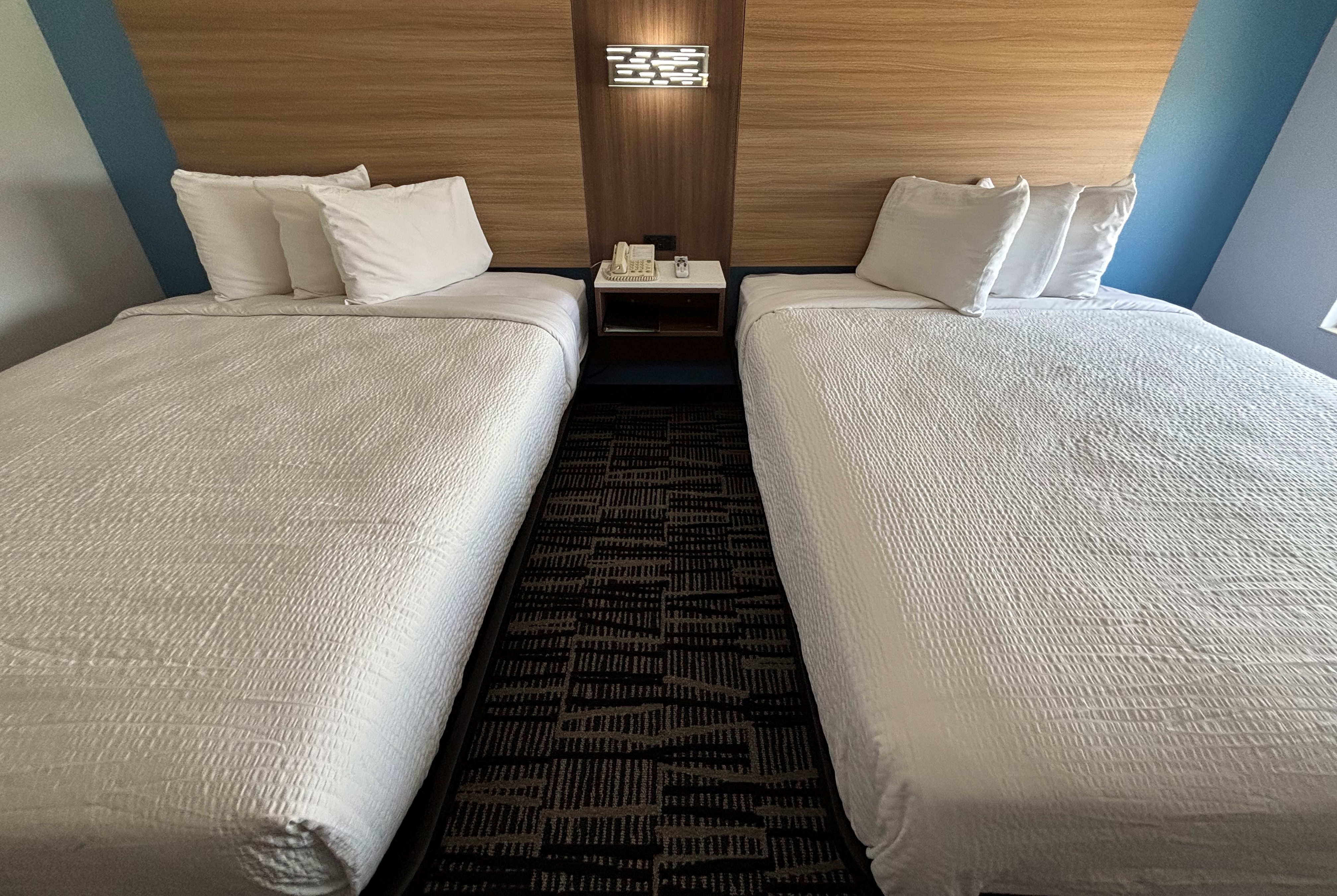 Guest room at the Baymont by Wyndham Jacksonville in Jacksonville, Illinois