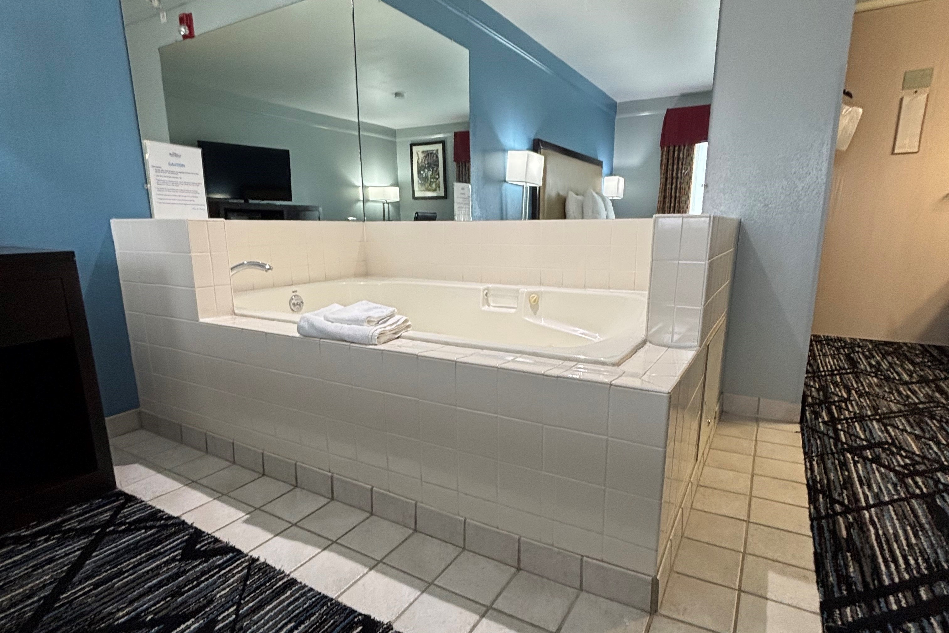 Baymont by Wyndham Litchfield suite in Litchfield, Illinois